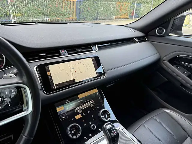 Land Rover Range Rover Evoque view 14