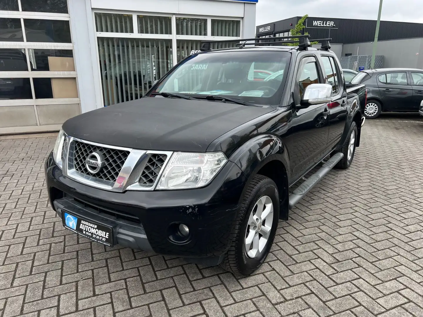 Nissan Navara Pickup Double Cab SE 4X4 Černá - 2