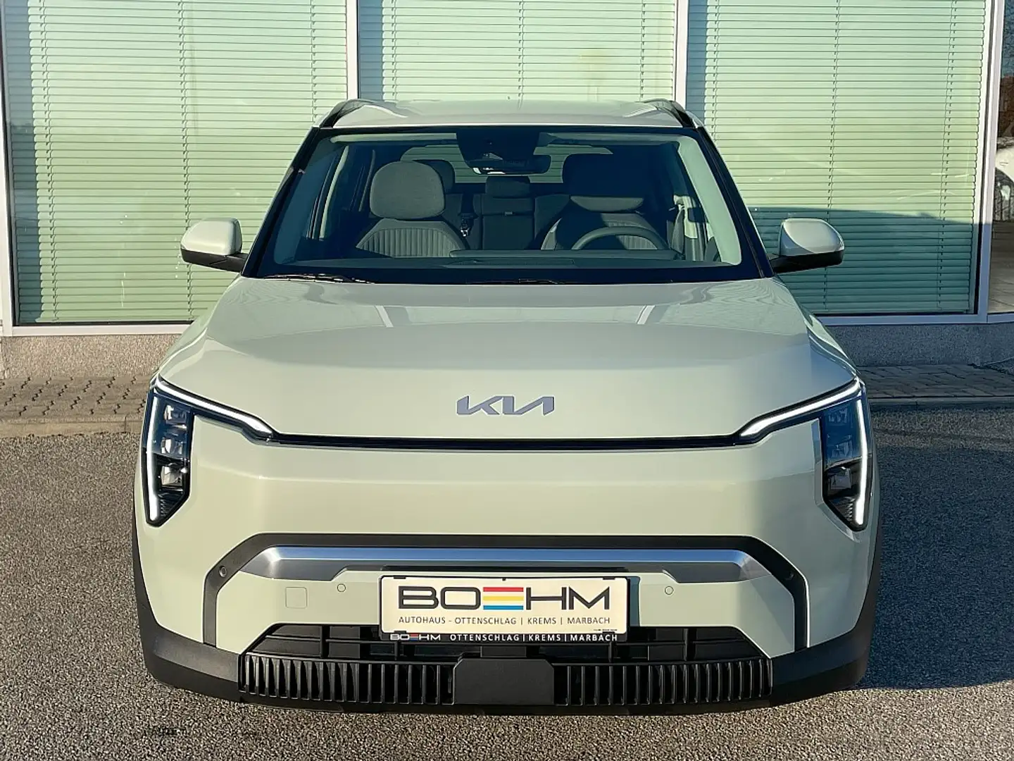 Kia EV3 FWD 81,4kWh Long Range Earth Zelená - 2