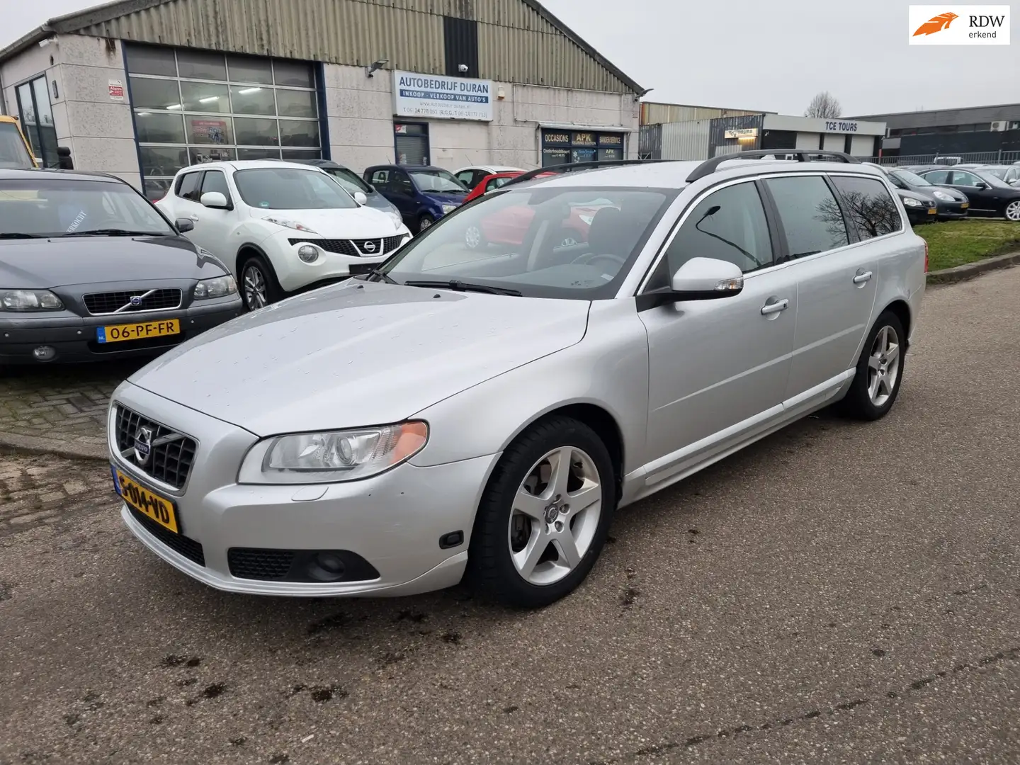 Volvo V70 2.5T Momentum LPG-G3 Clima! Xenon Bj:2009 Grau - 1