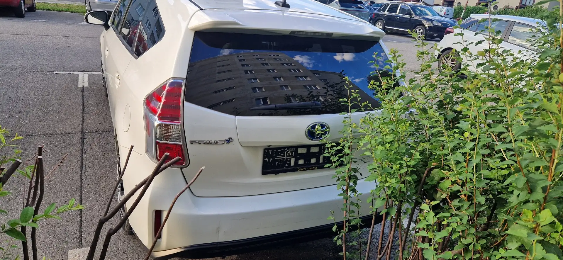 Toyota Prius+ 1,8 VVT-i Hybrid Lounge - 1