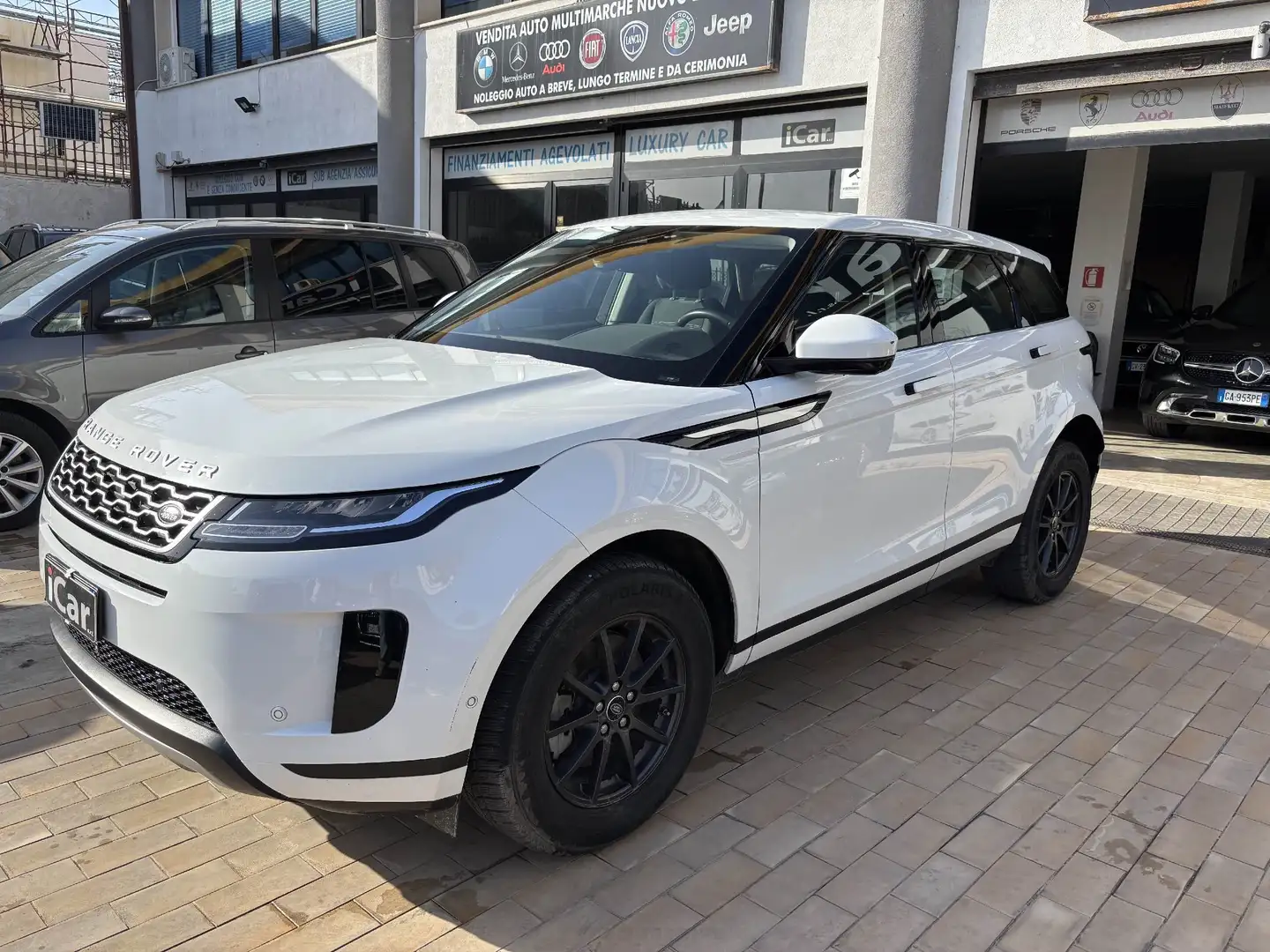 Land Rover Range Rover Evoque 2.0d i4 mhev R-Dynamic HSE awd 150cv auto Bianco - 2