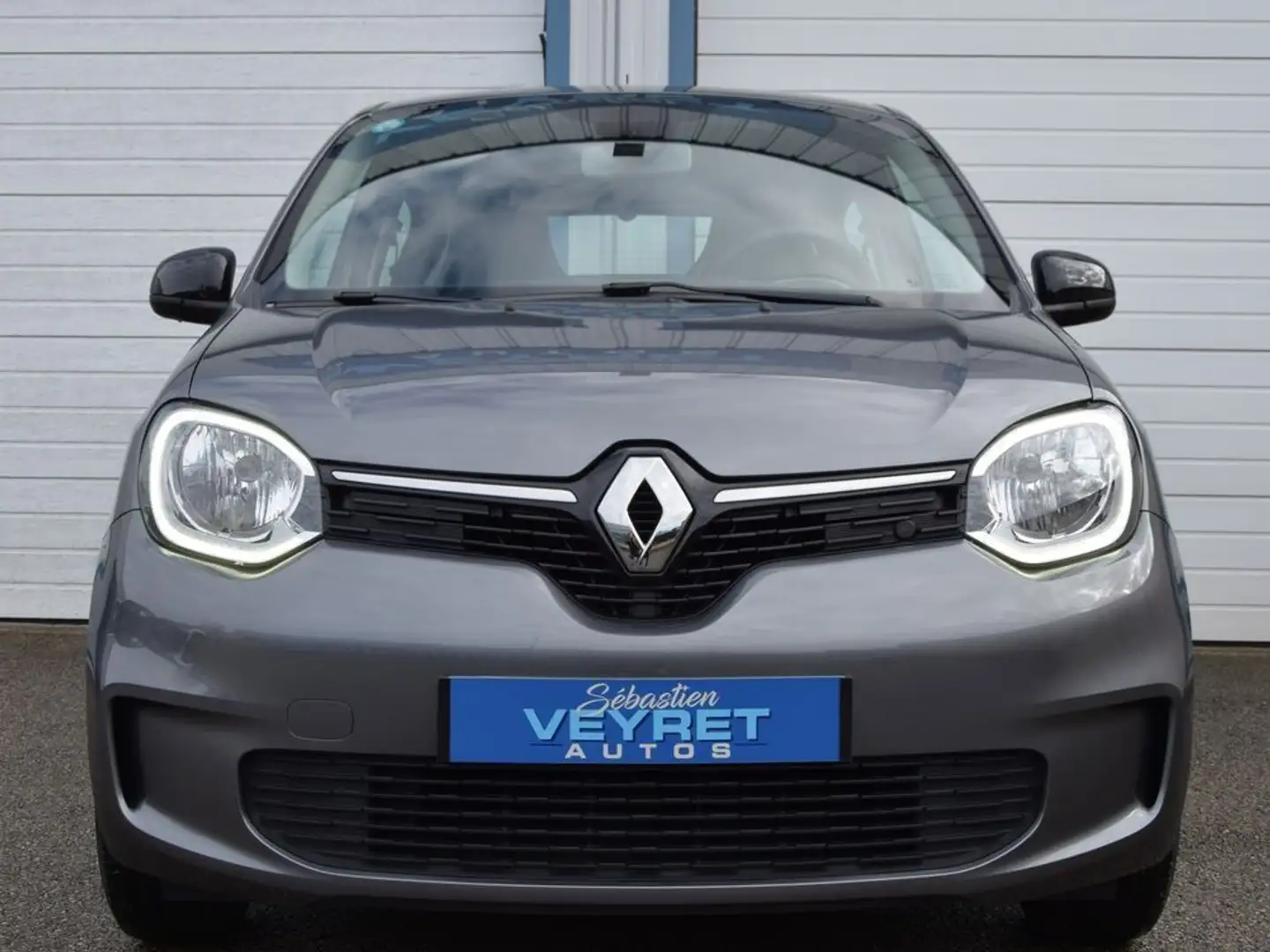 Renault Twingo E-TECH R80 EQUILIBRE 08.2022 23525 Kms 1ère MAIN Gris - 2