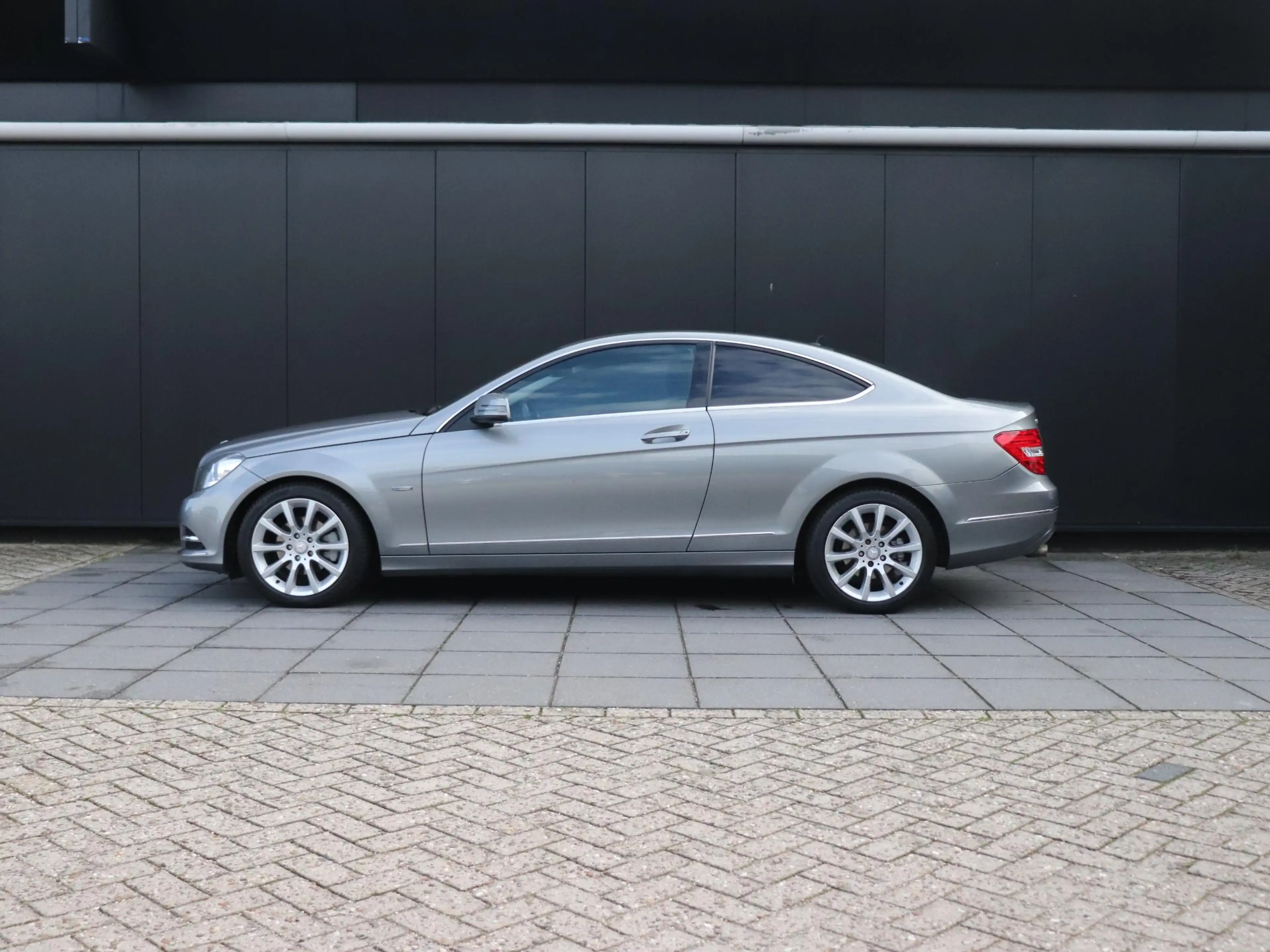 Mercedes-Benz C 180 Coupé | HALF LEDER | PDC | STOELVERW. | CRUISE | — photo 2