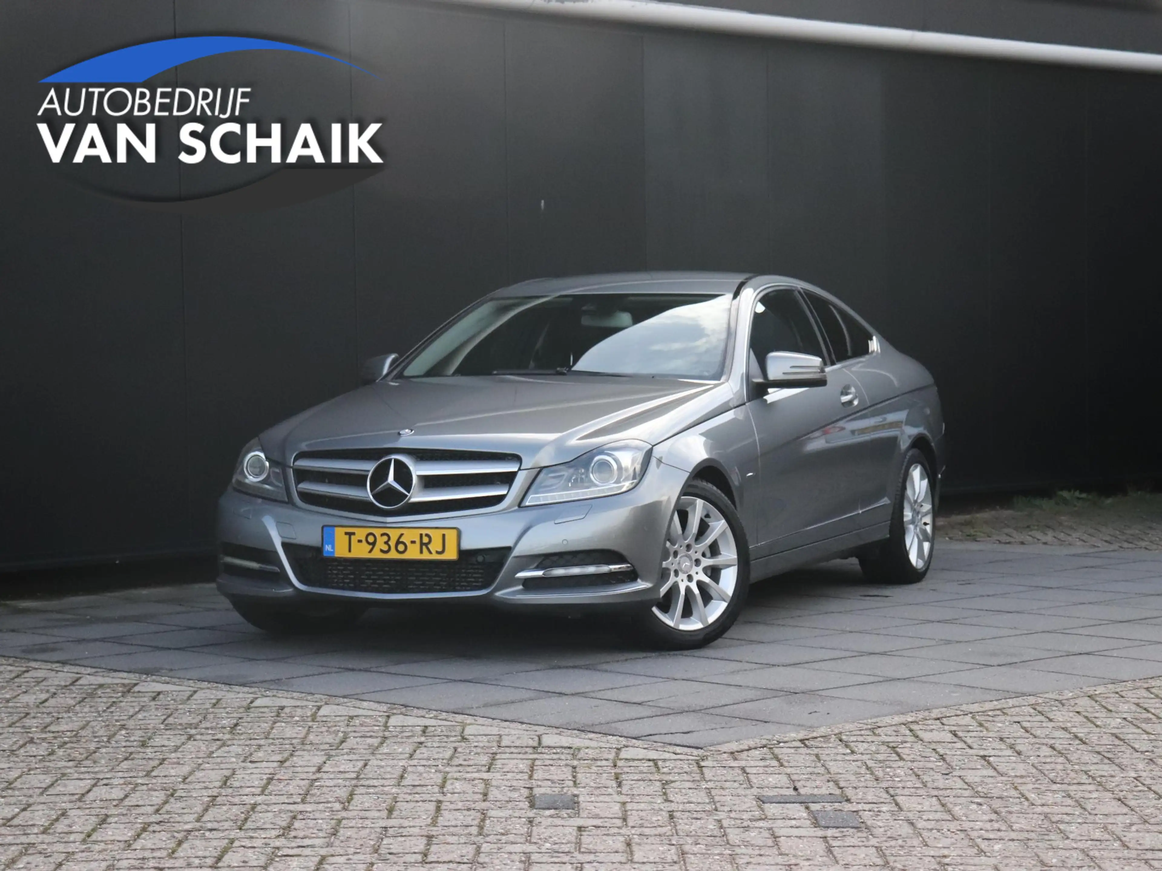 Mercedes-Benz C 180 Coupé | HALF LEDER | PDC | STOELVERW. | CRUISE |