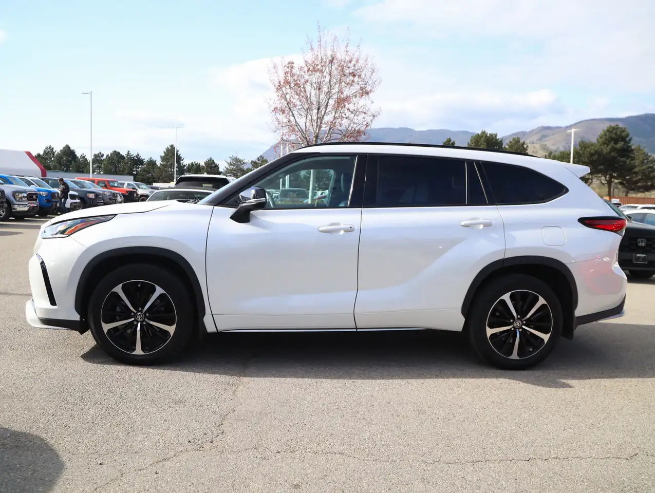 Toyota Highlander снимка Toyota Highlander