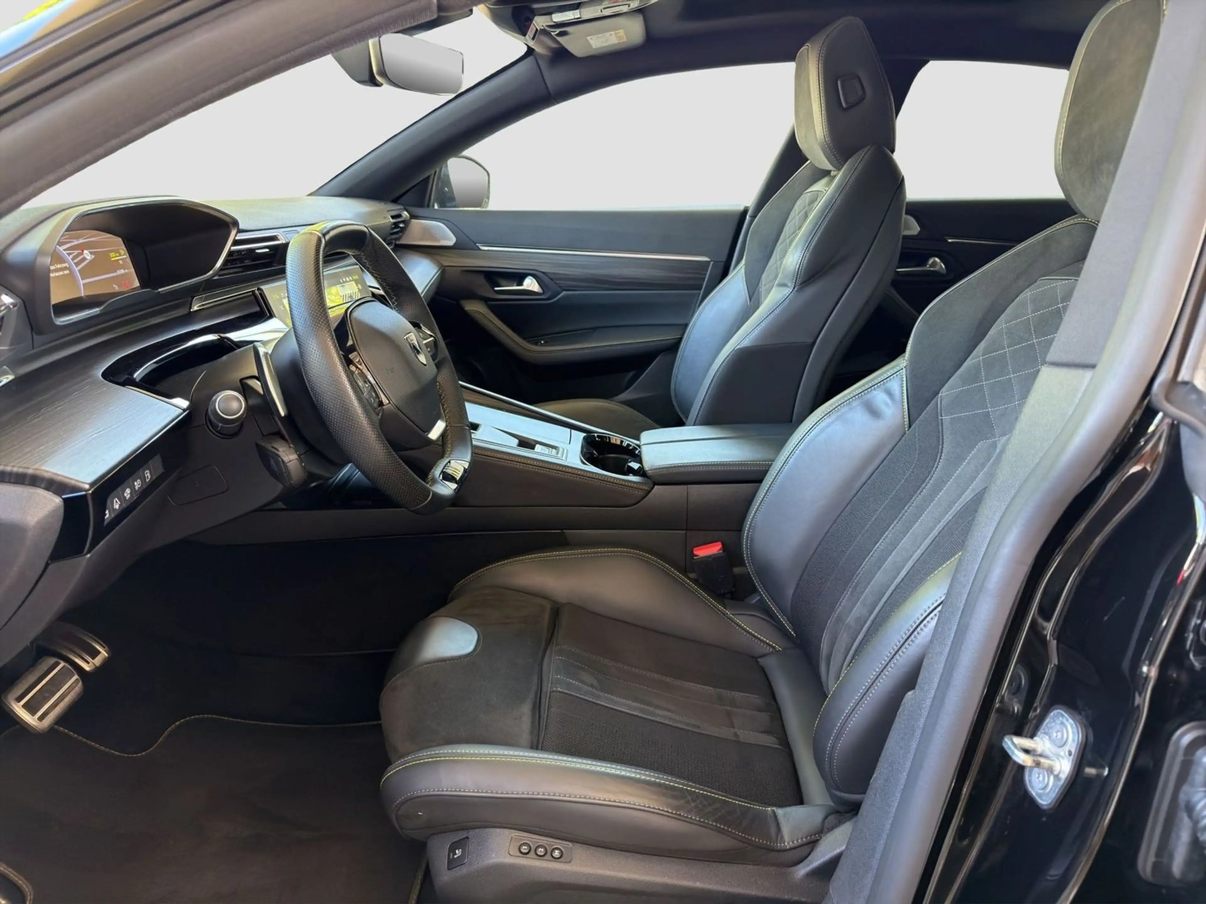 Peugeot 508 Hybrid4 360 PSE Navi ACC LED-Matrix Glasdach — photo 11