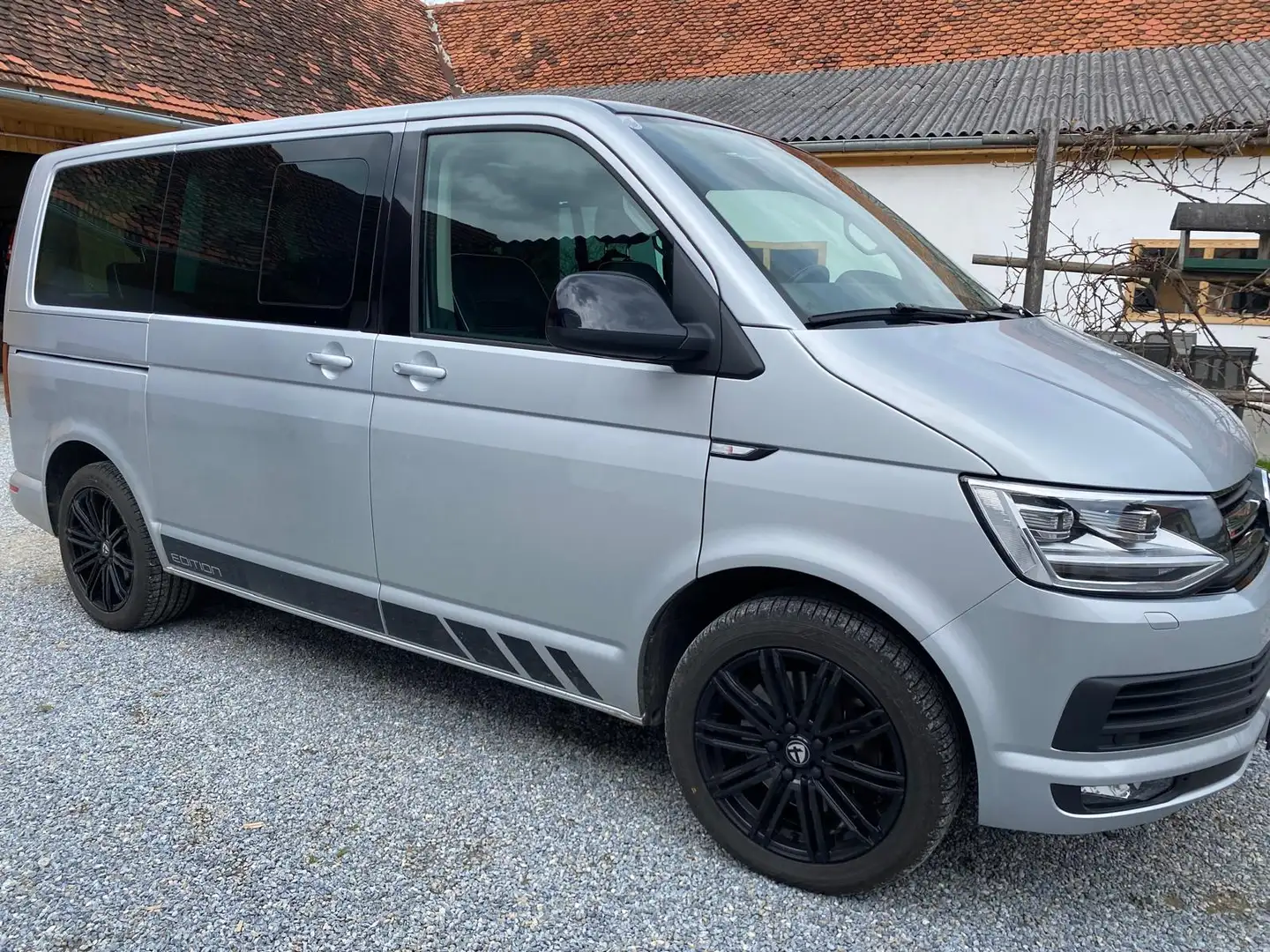 Volkswagen T6 Multivan Multivan Edition 2,0 TDI 4Motion DSG Edition Silber - 1