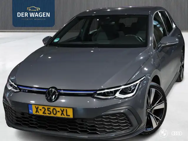 Volkswagen Golf GTE 1.4 eHybrid / DEALER OND. / IQ LIGHT / AMBIENTE /
