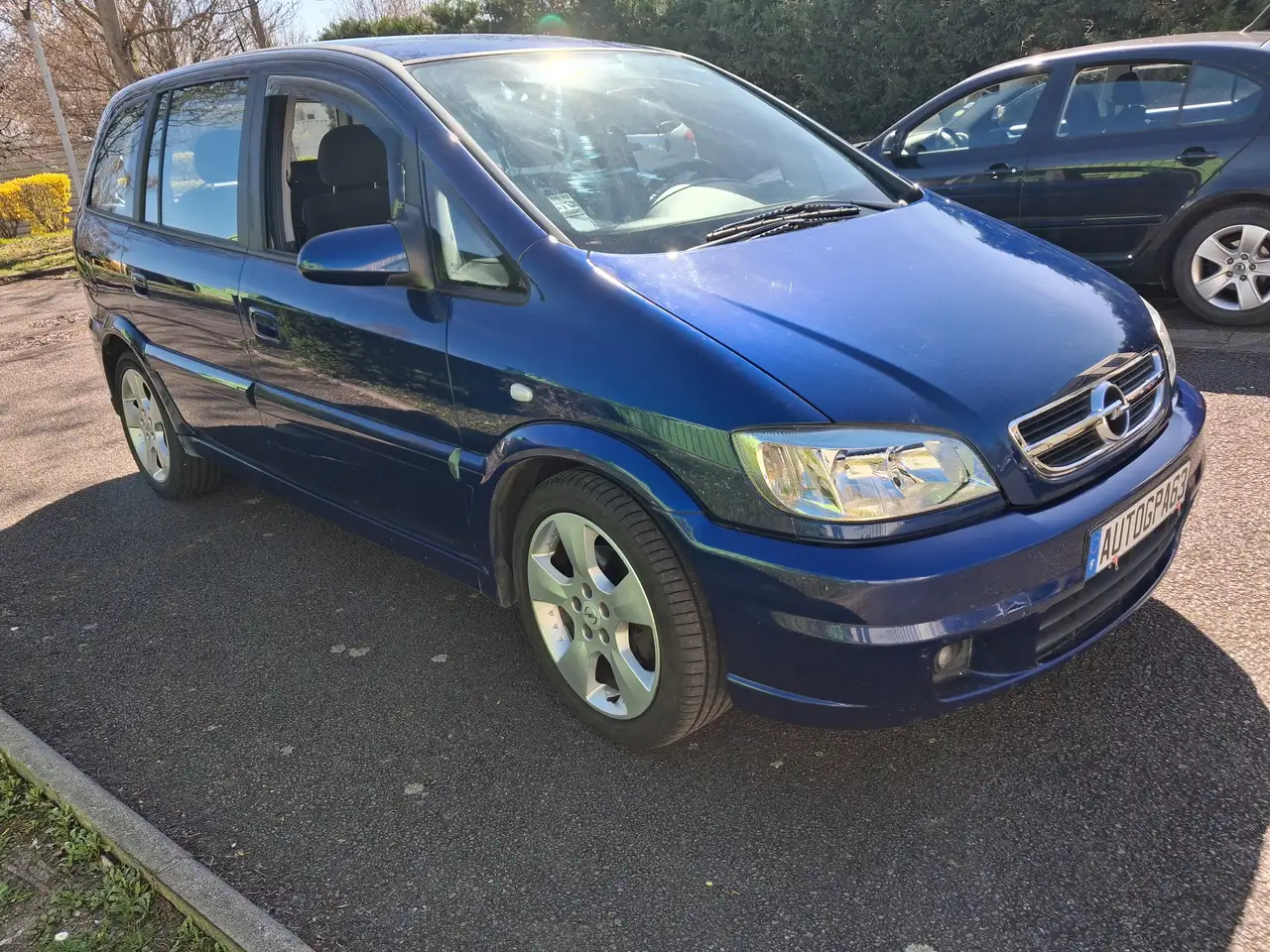 Opel Zafira 2.2 Design Edition