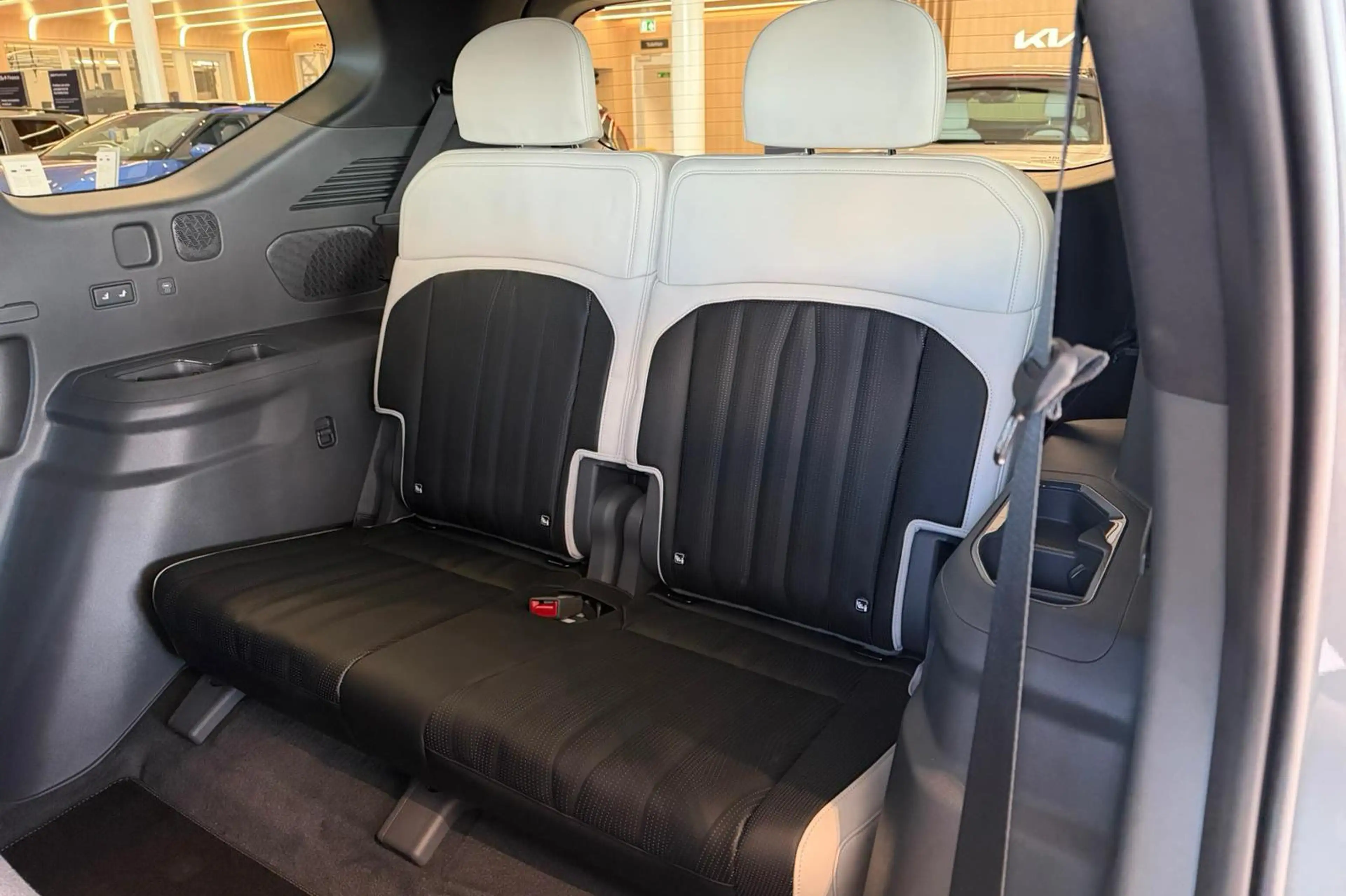 Kia EV9 GT-Line AWD 99.8 kWh | Alleen beschikbaar voor pro — photo 15