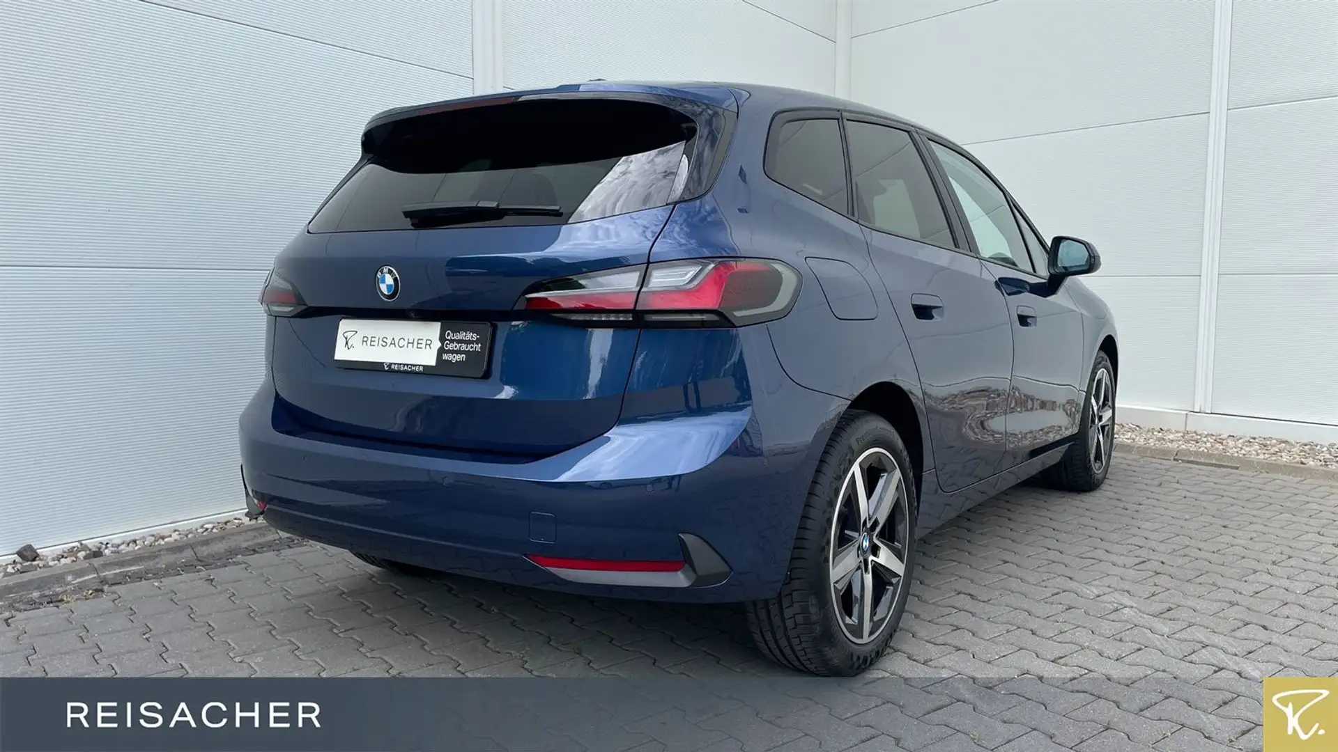 BMW 216 i A Active Tourer adLED,RFK,Keyless,SHZ,DAB Blau - 2