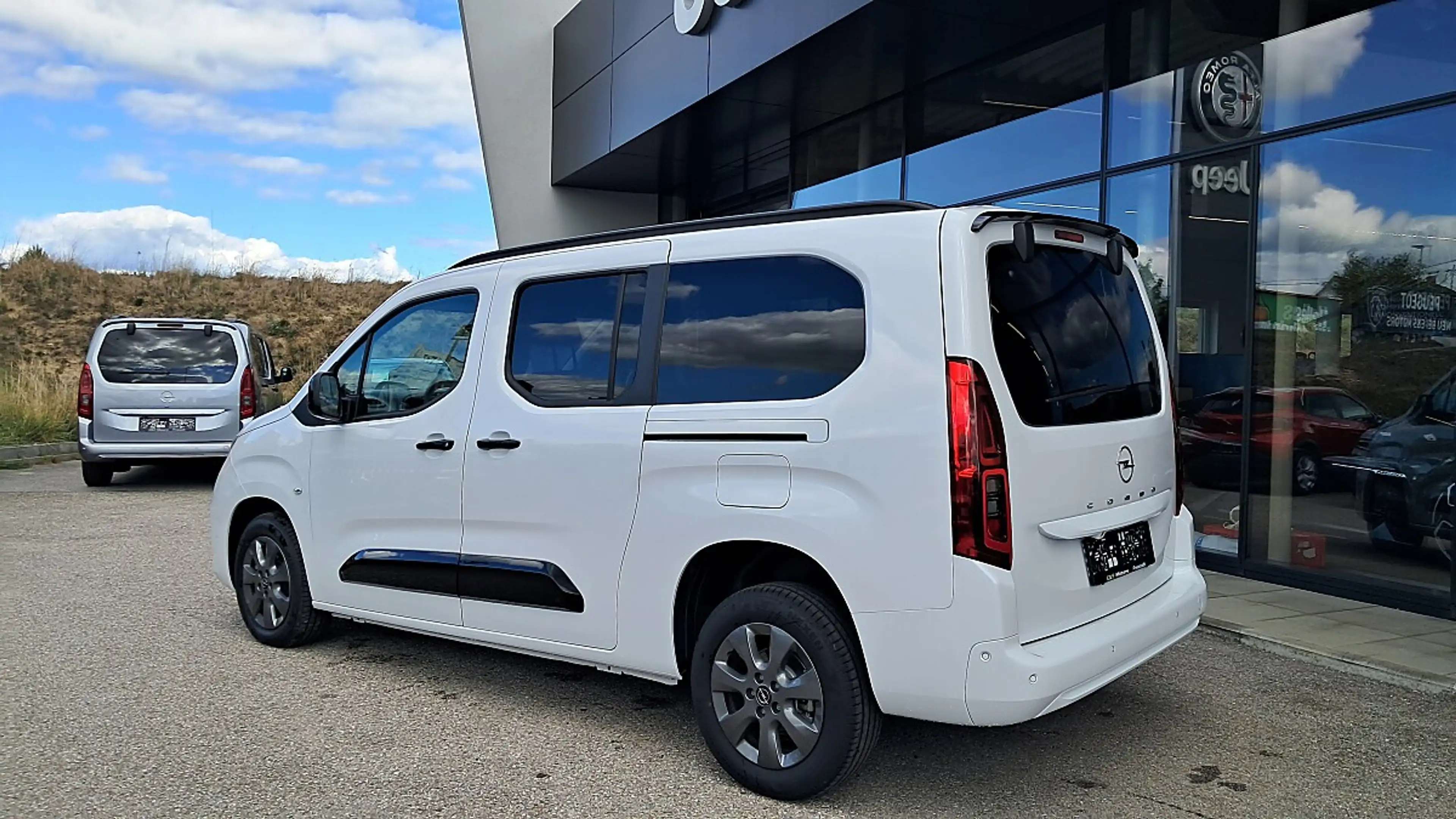 Opel Combo 1.5 Diesel XL GS Aut. — photo 4