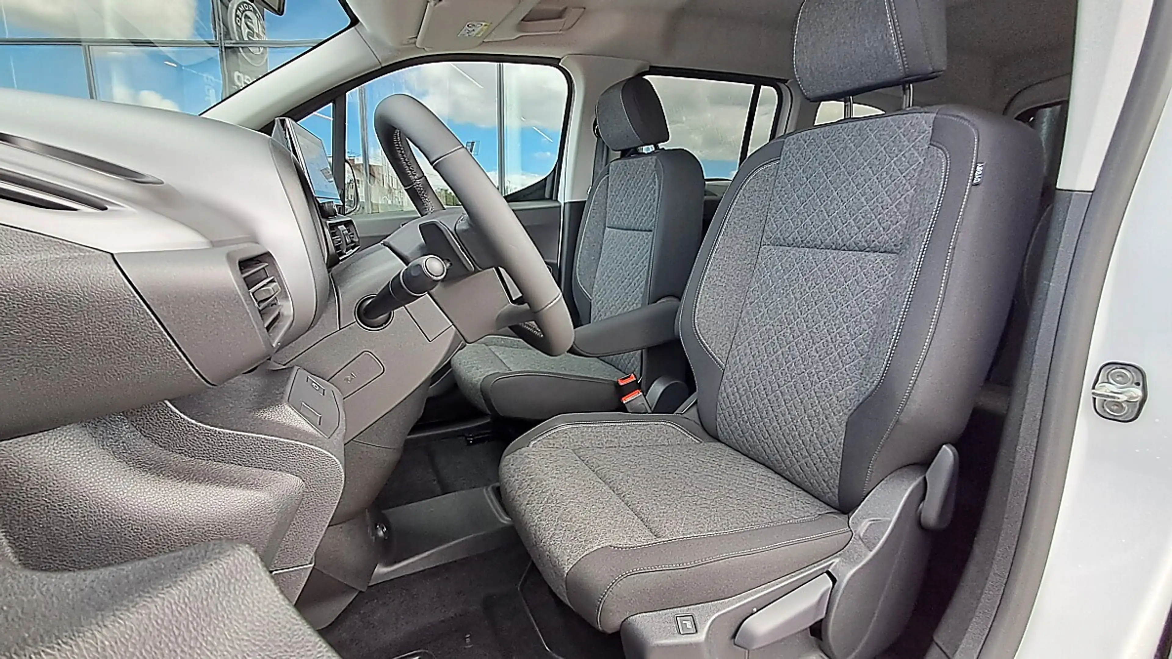 Opel Combo 1.5 Diesel XL GS Aut. — photo 12