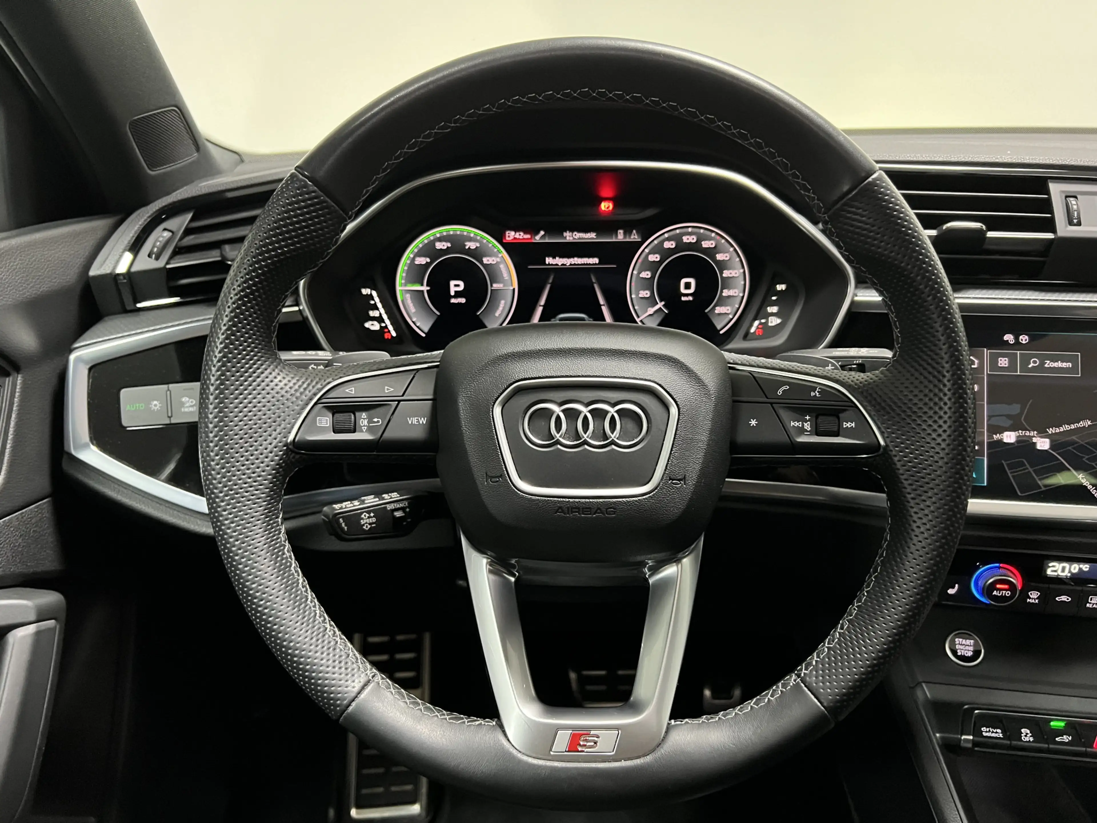 Audi Q3 45 TFSI e S edition | TREKHAAK | PANO | NAVI | KEY — photo 6