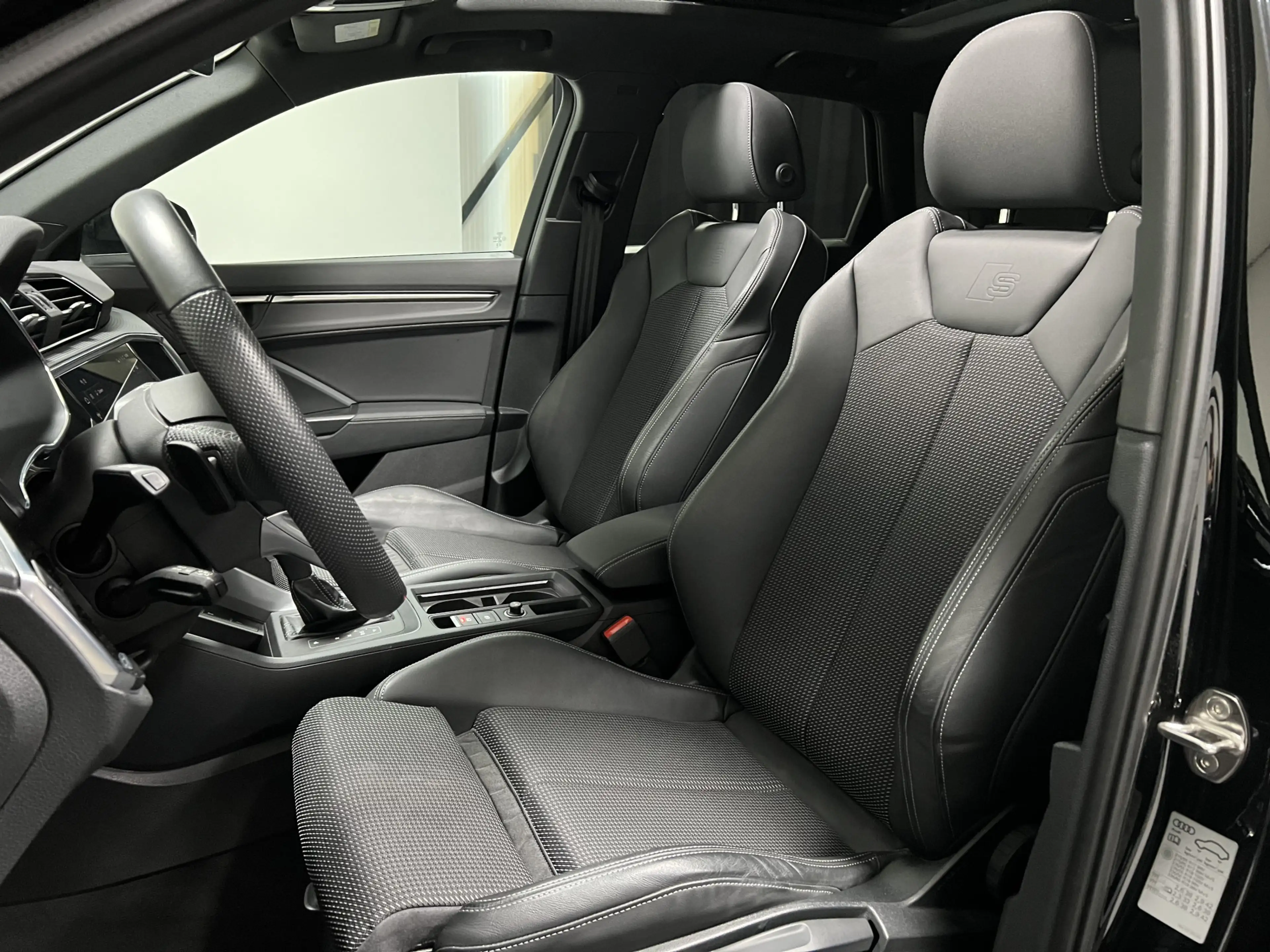 Audi Q3 45 TFSI e S edition | TREKHAAK | PANO | NAVI | KEY — photo 9
