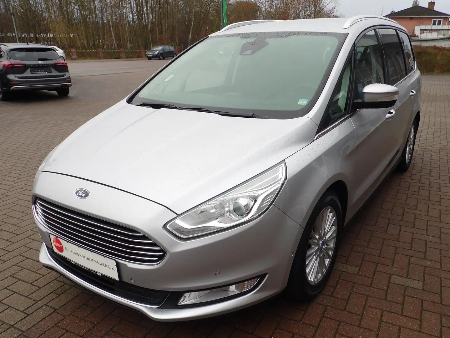 Ford Galaxy Titanium mit 7 Sitzen Silber - 1