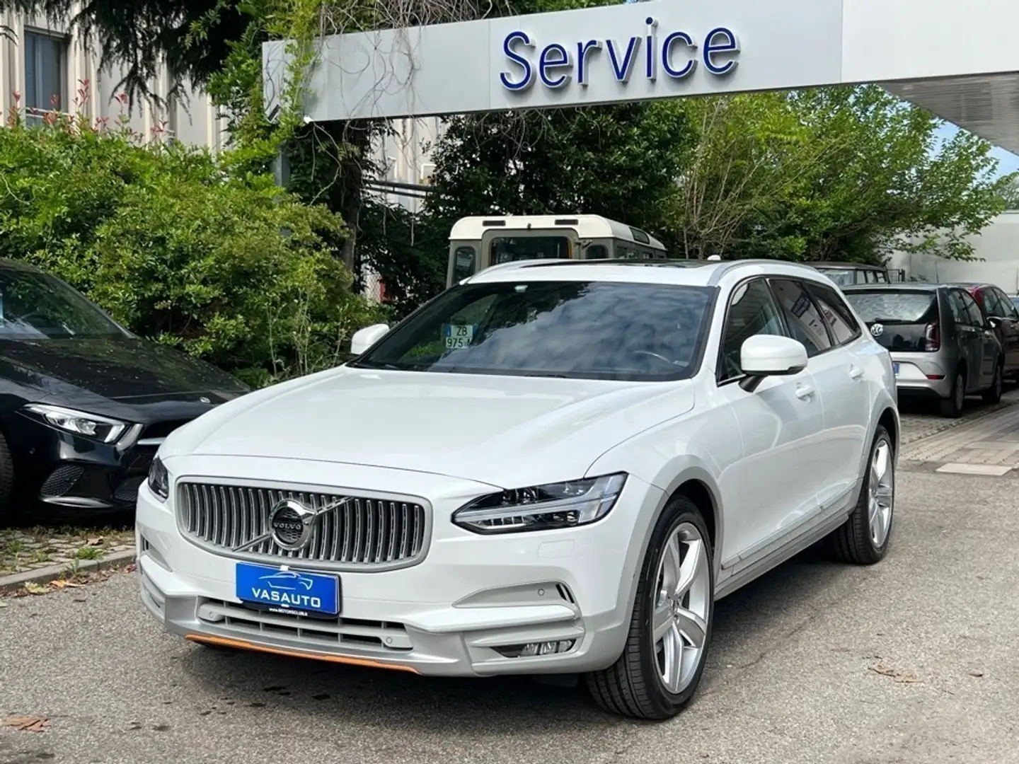 Volvo V90 Cross Country V90 Cross Country D4 AWD Geartronic Volvo Ocean Ra Wit - 2