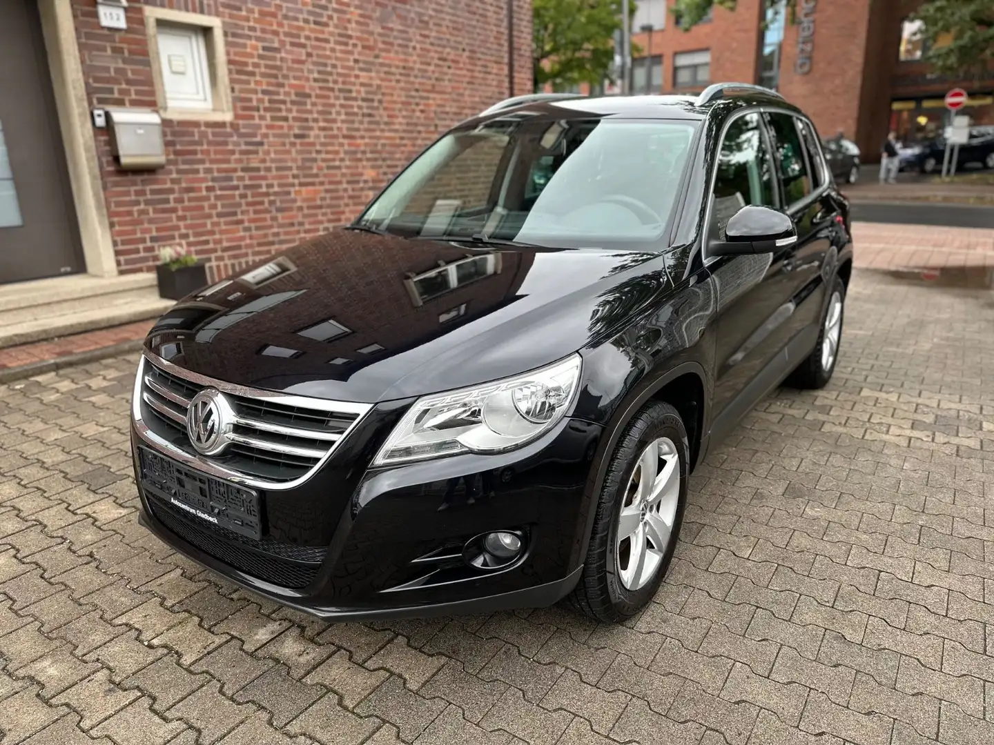 Volkswagen Tiguan *NAVI*GARANTIE* Schwarz - 1