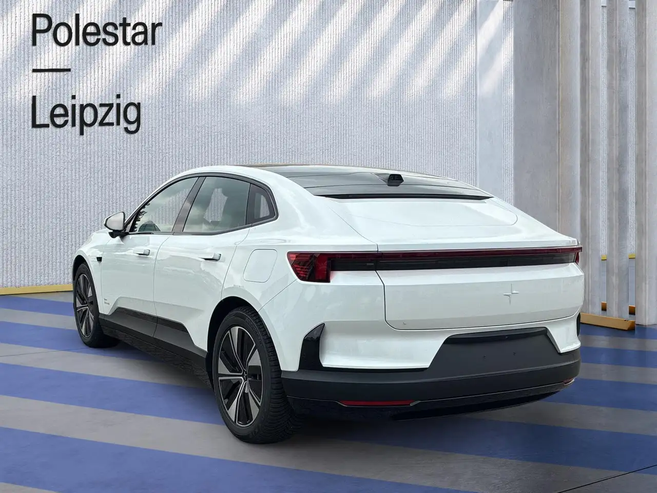 Polestar 4 2025