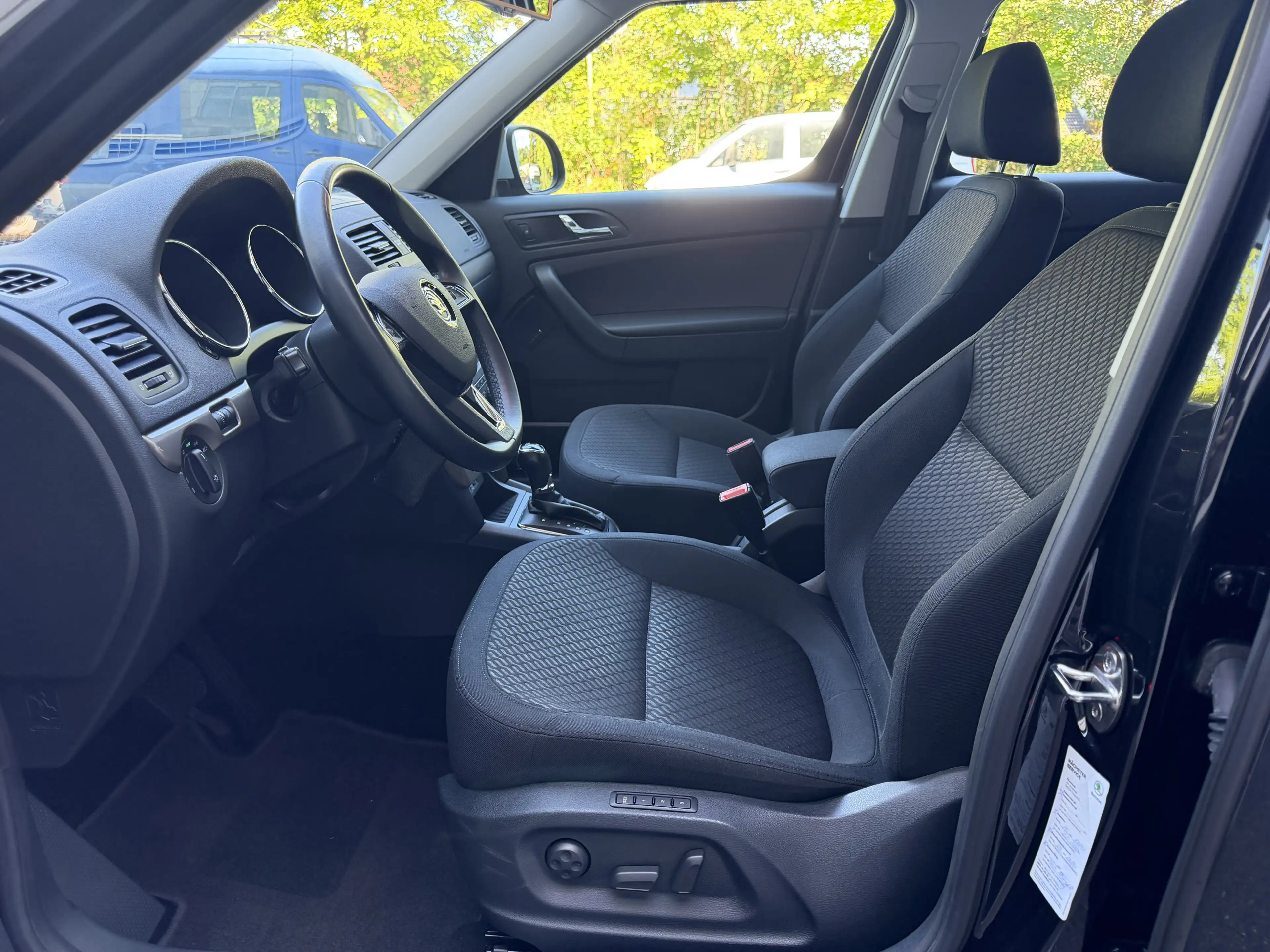 Skoda Yeti Elegance Outdoor 4x4 BI-Xenon Sitzheizung — photo 13