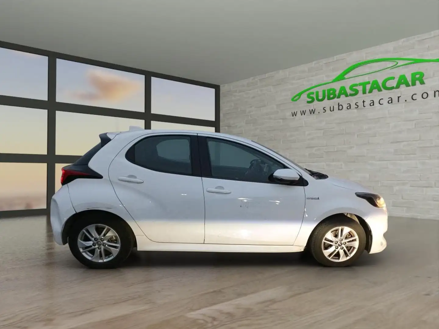 Toyota Yaris 120H 1.5 Active Tech Blanco - 2