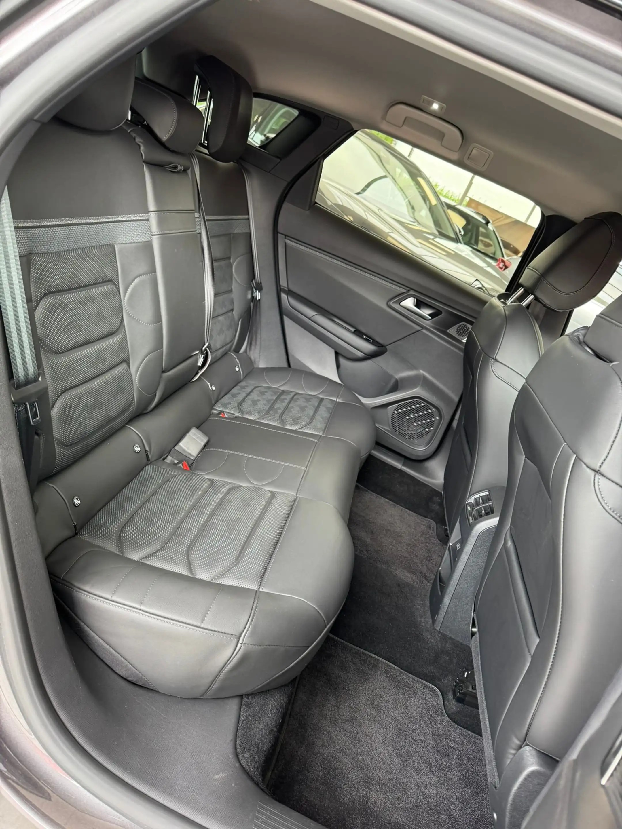 Citroen C5 X 1.6 Turbo PHEV Shine Pack 225pk full option — photo 14