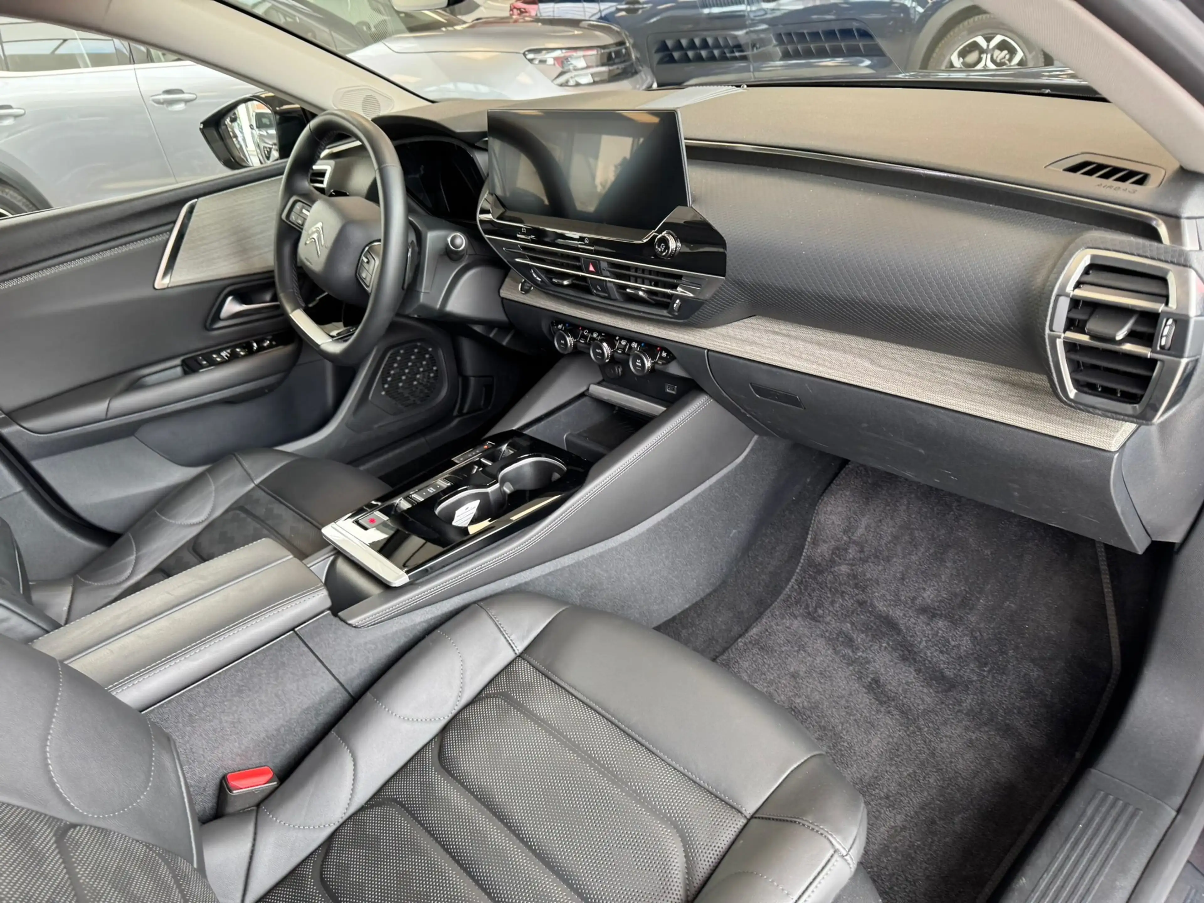 Citroen C5 X 1.6 Turbo PHEV Shine Pack 225pk full option — photo 11