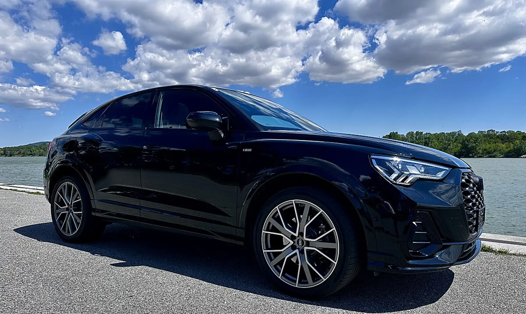 Audi Q3 Sportback 40 2.0 TDI quattro S line (EURO 6d) 2... Schwarz - 2