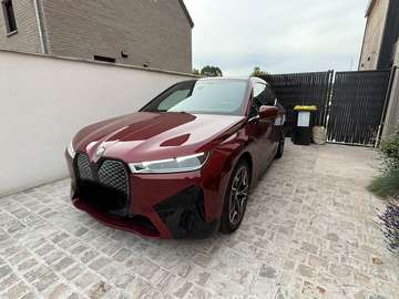 76.6 kWh xDrive40