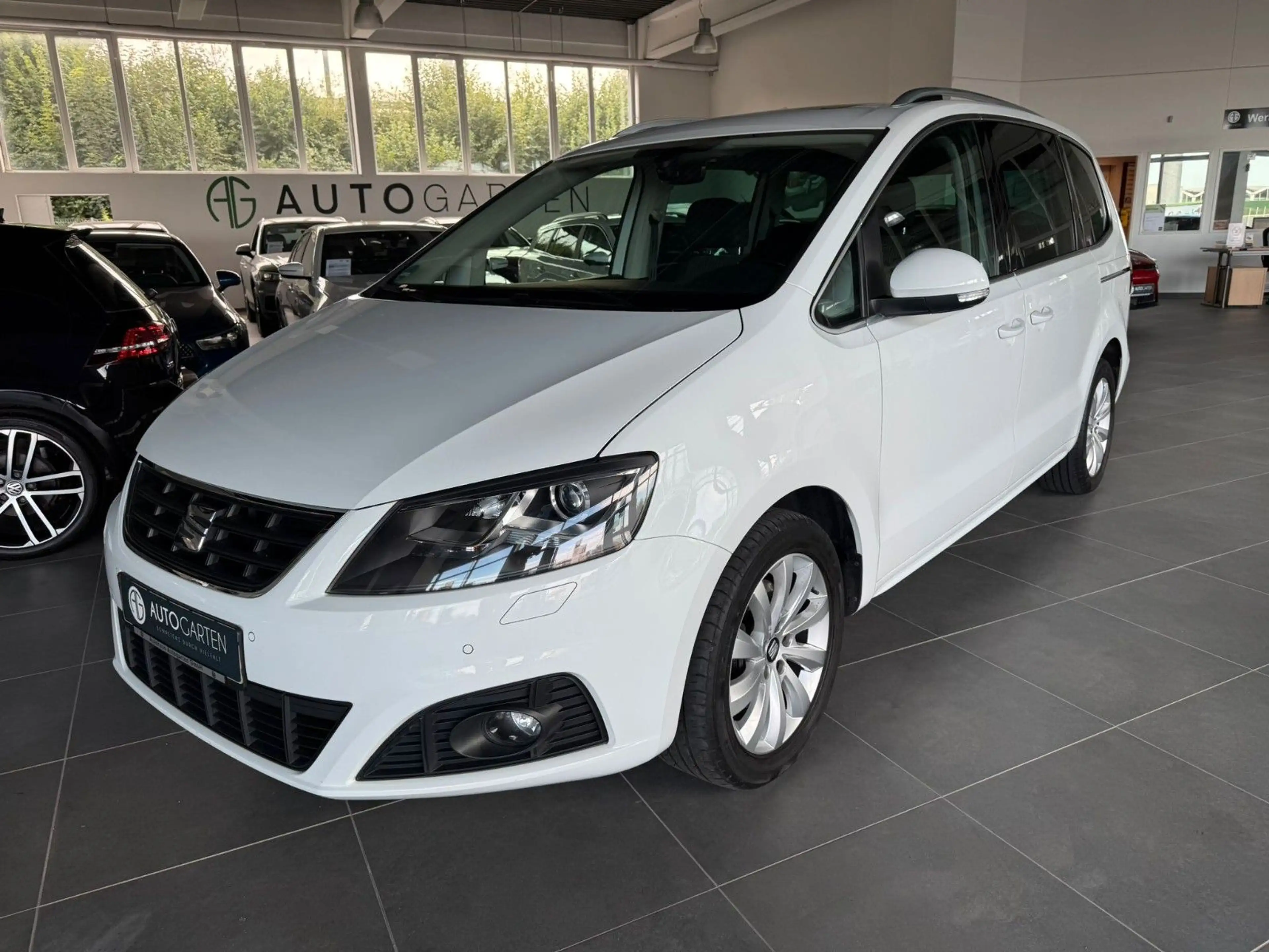 SEAT Alhambra Style*AHK.*Navi*Xenon*Panorama Dach