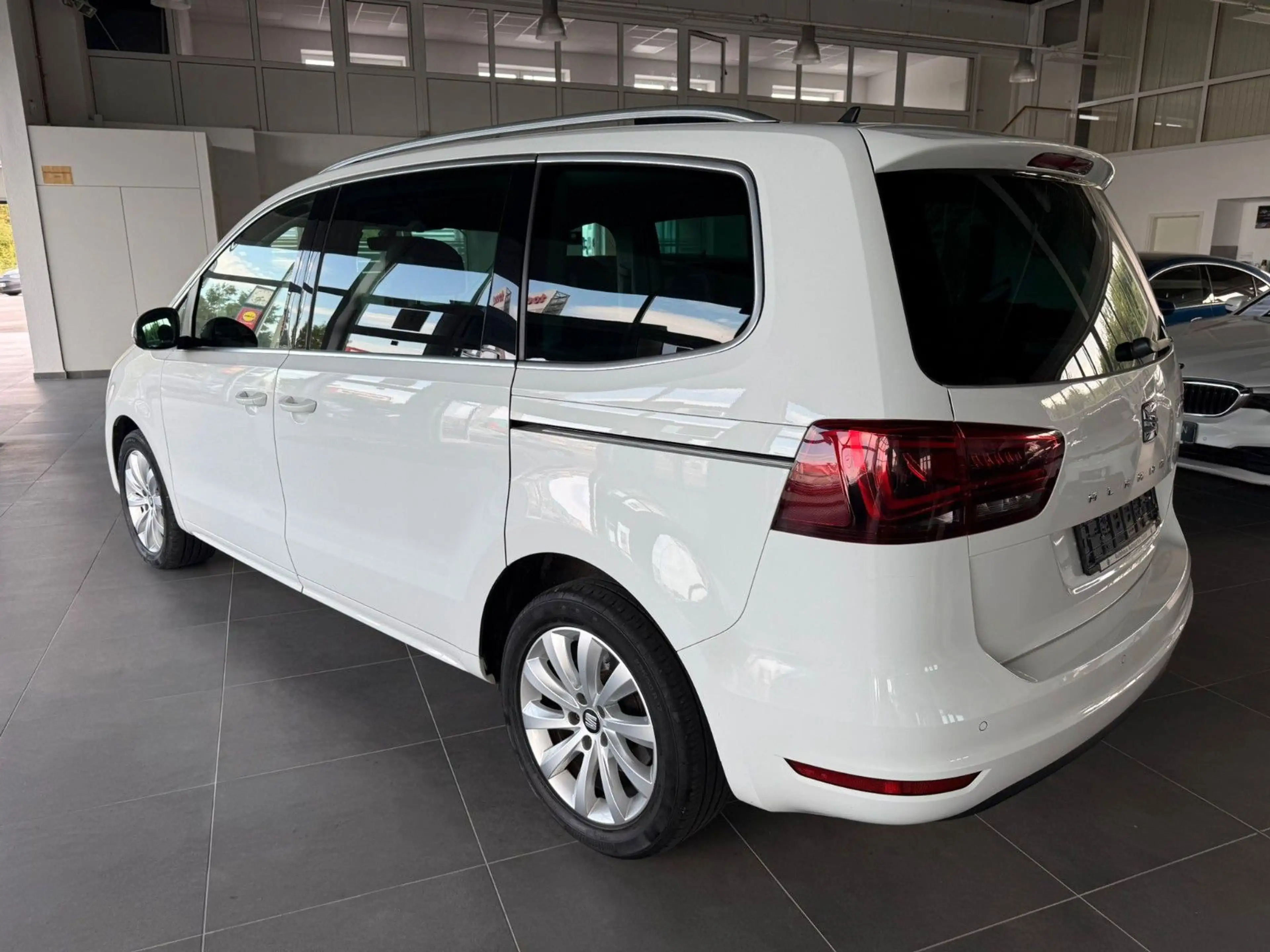 SEAT Alhambra Style*AHK.*Navi*Xenon*Panorama Dach — photo 6