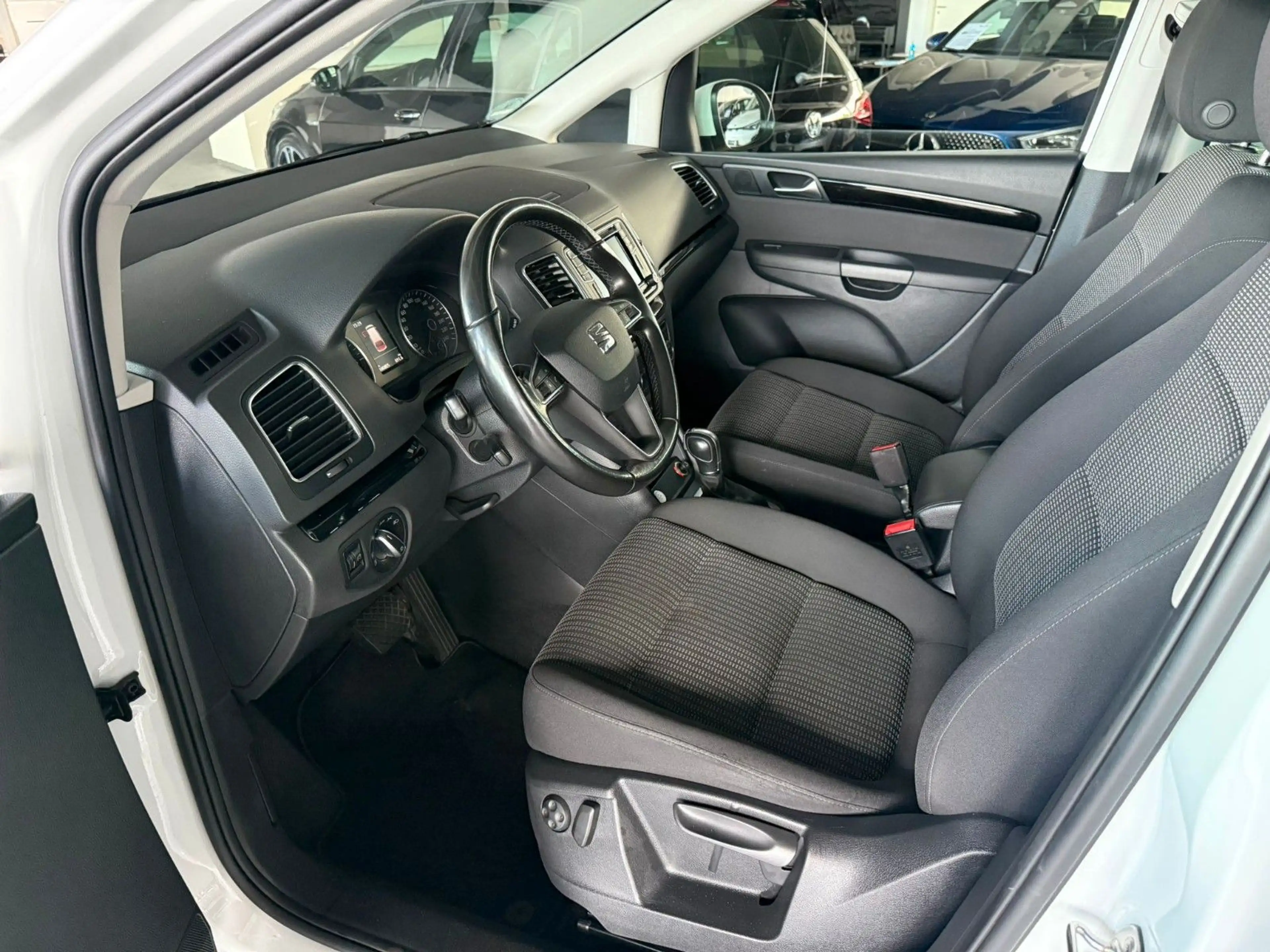 SEAT Alhambra Style*AHK.*Navi*Xenon*Panorama Dach — photo 10