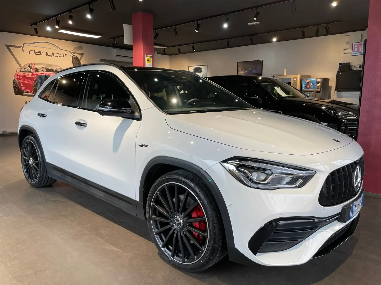Mercedes-Benz GLA 35 AMG GLA AMG 35 Race Edition 4matic auto Белый - 1