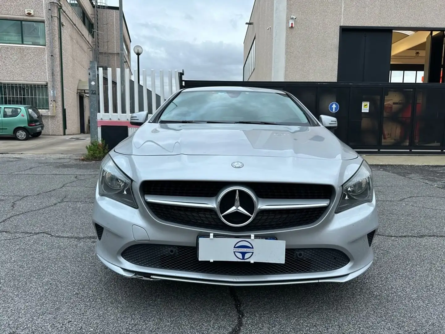 Mercedes-Benz CLA 180 d Shooting Brake Automatic Grigio - 2