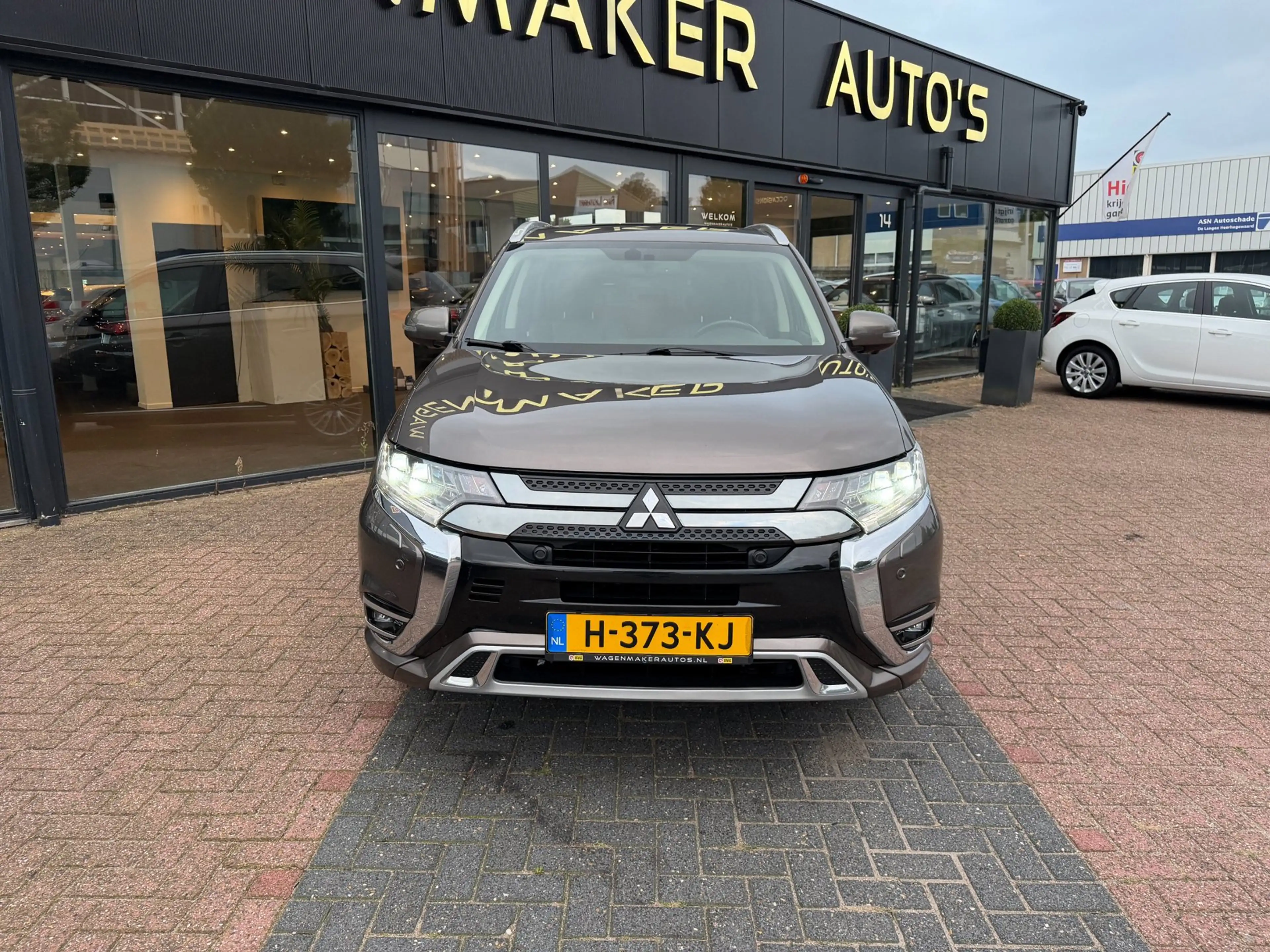 Mitsubishi Outlander 2.4 PHEV Intense+ AUT|NAV|CAM|Carplay — photo 5