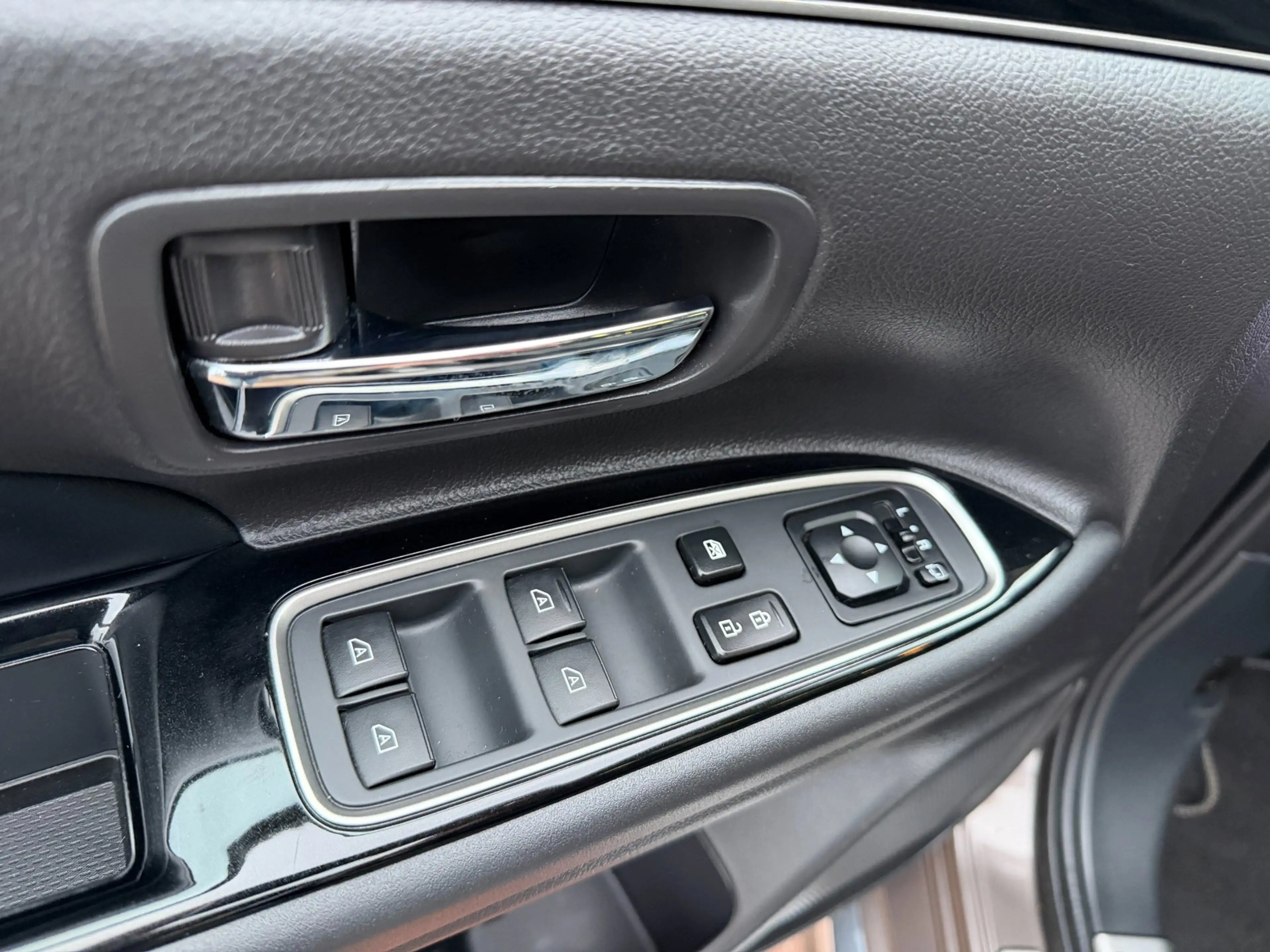 Mitsubishi Outlander 2.4 PHEV Intense+ AUT|NAV|CAM|Carplay — photo 14
