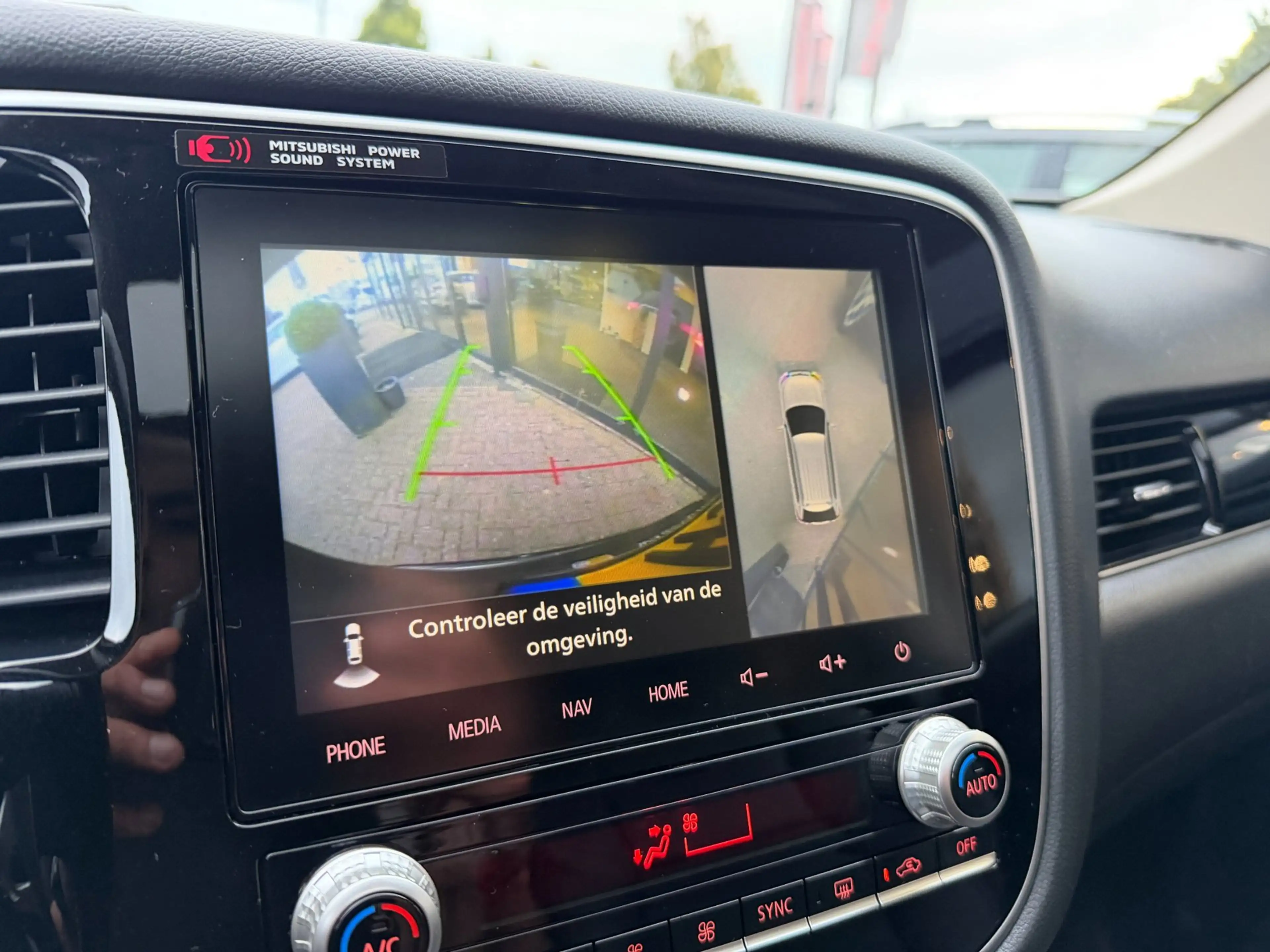 Mitsubishi Outlander 2.4 PHEV Intense+ AUT|NAV|CAM|Carplay — photo 3