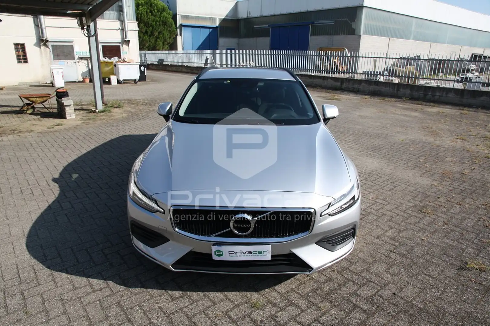 Volvo V60 V60 B4 (d) Geartronic Momentum Business Pro Argento - 2