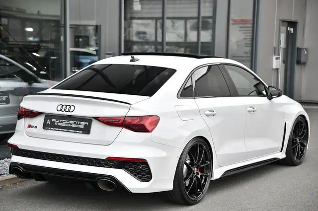 Audi RS3 view 4