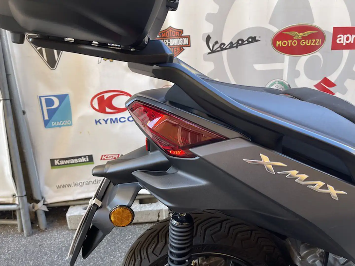 Yamaha X-Max 300 - 2