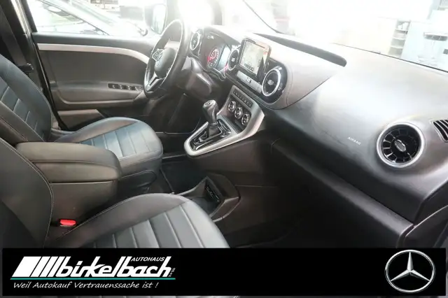 Mercedes-Benz T-Class view 9