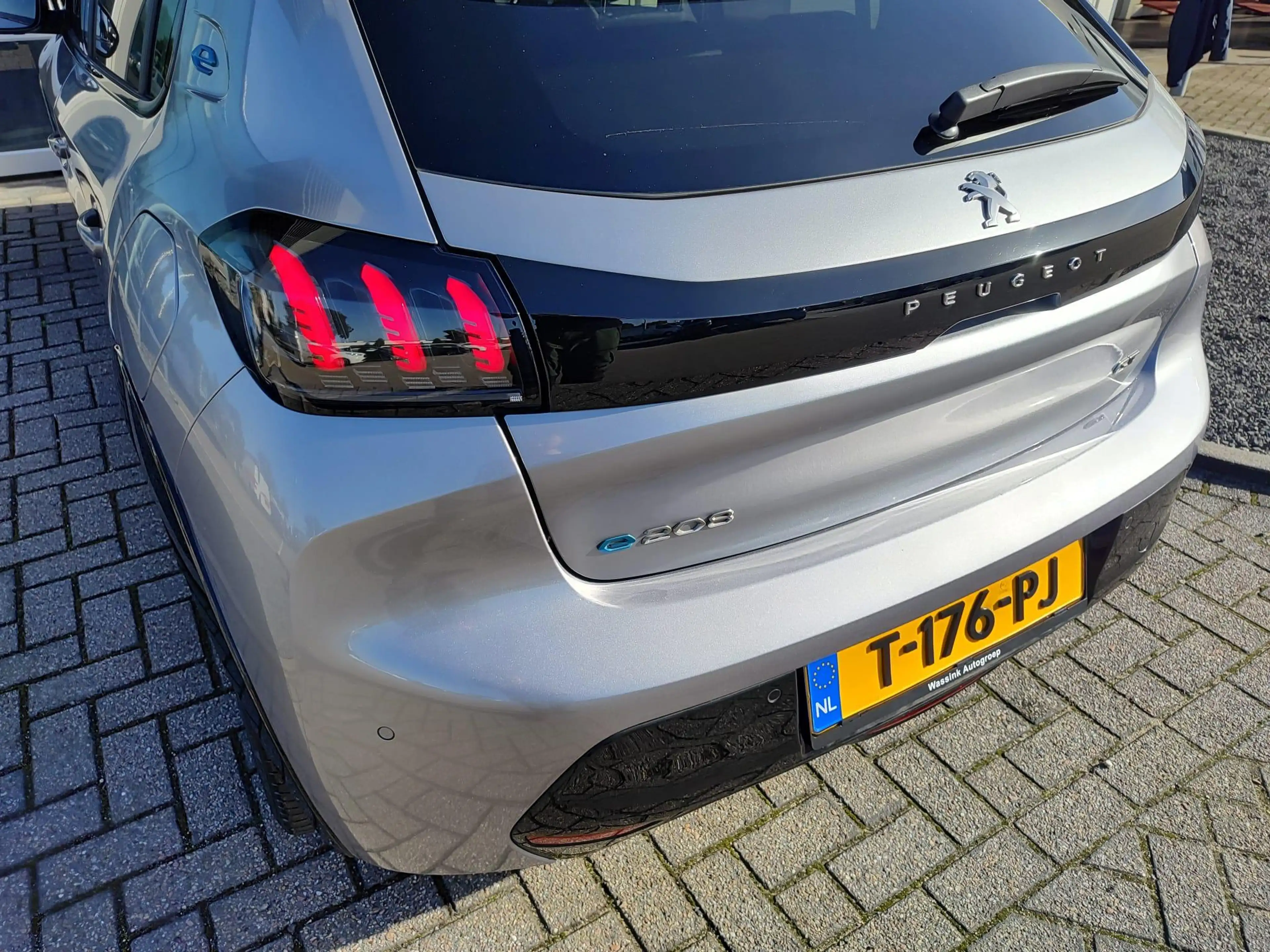 Peugeot e-208 EV GT 350 50 kWh I Stoelverwarming I Navigatie I C — photo 9