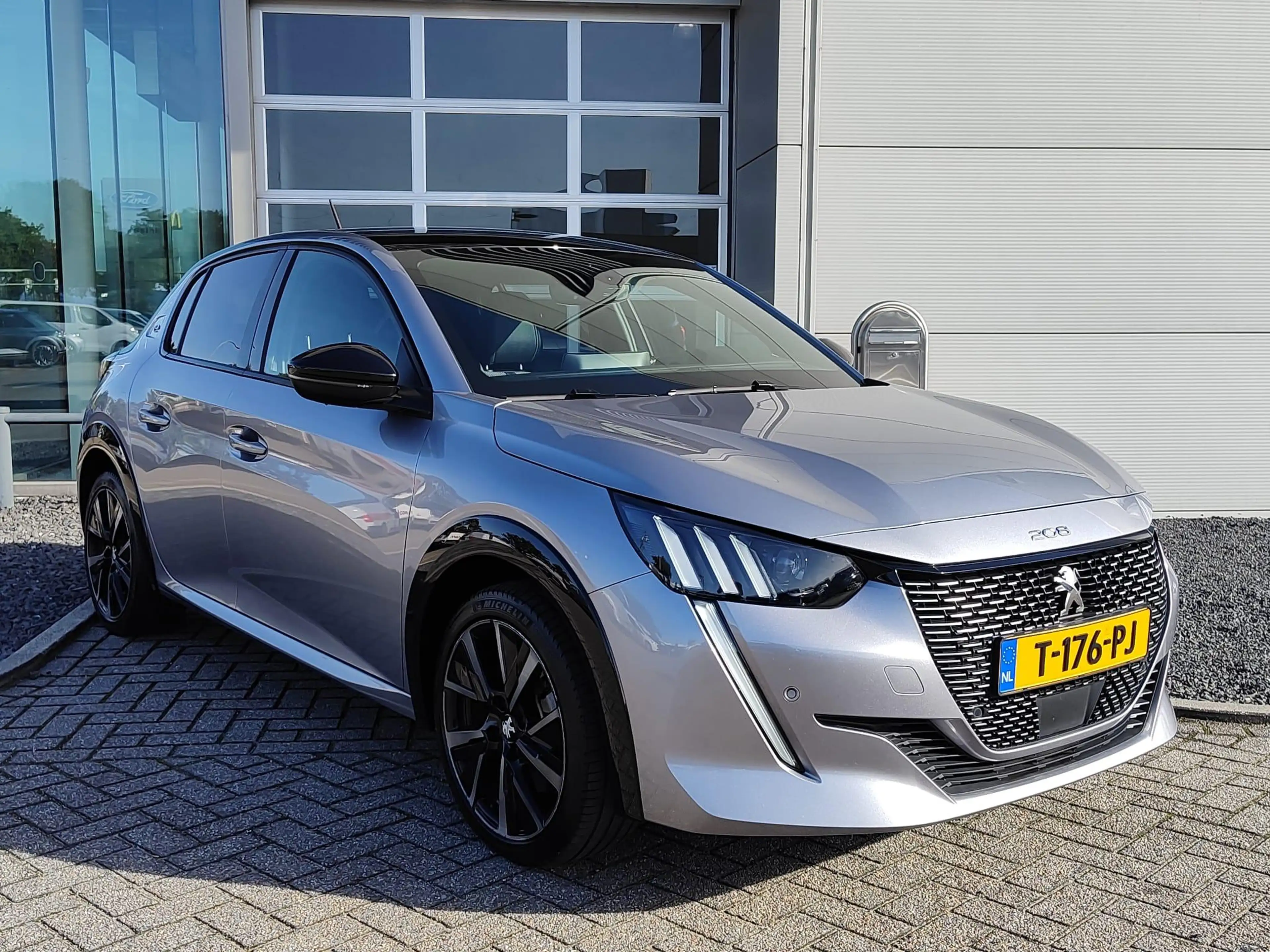 Peugeot e-208 EV GT 350 50 kWh I Stoelverwarming I Navigatie I C — photo 3