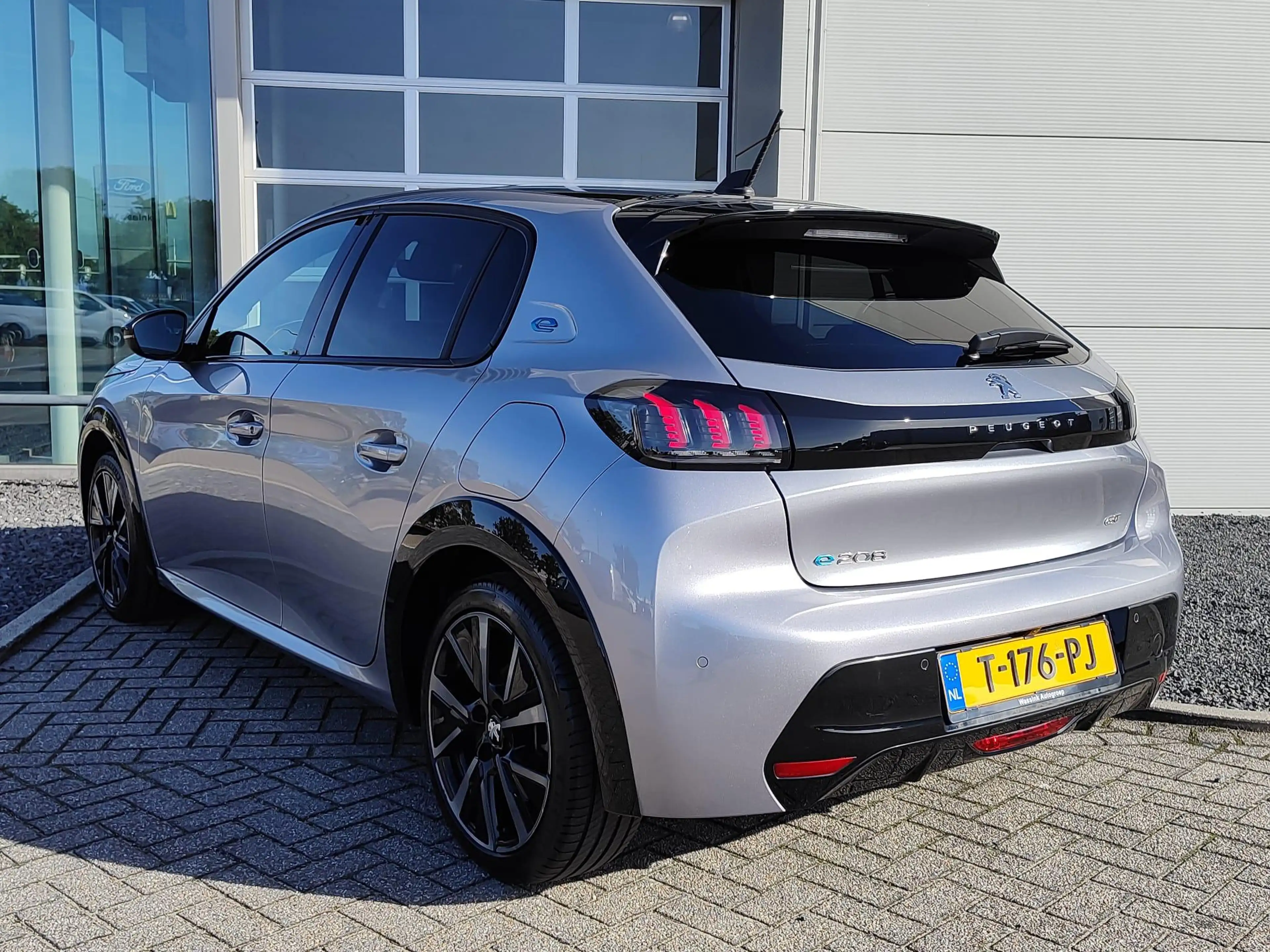 Peugeot e-208 EV GT 350 50 kWh I Stoelverwarming I Navigatie I C — photo 4
