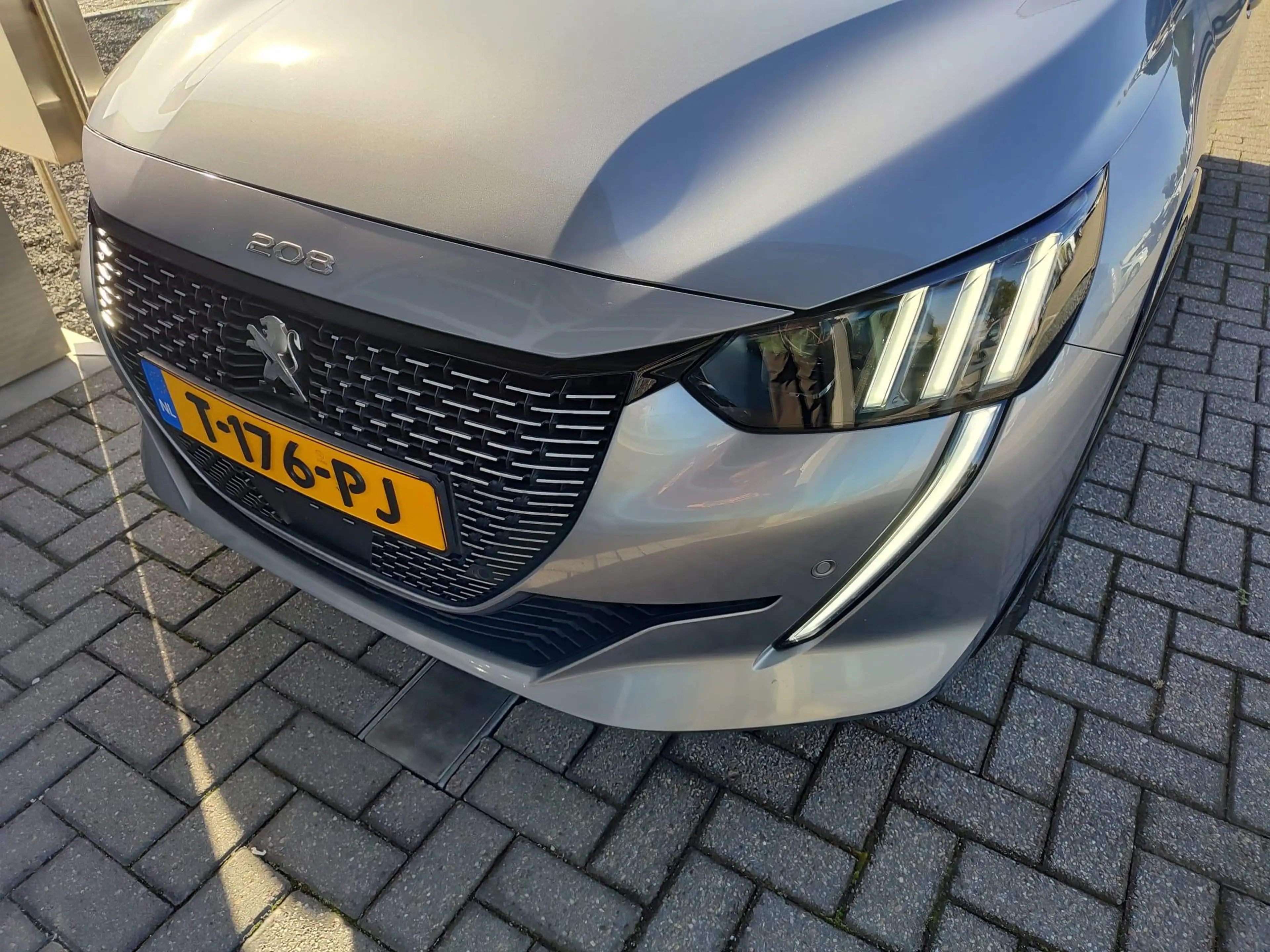 Peugeot e-208 EV GT 350 50 kWh I Stoelverwarming I Navigatie I C — photo 13