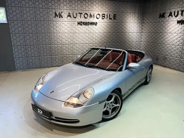 Porsche 911 view 4