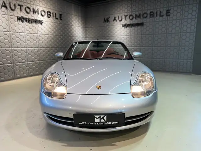 Porsche 911 view 5