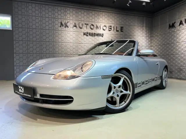 Porsche 911 view 2