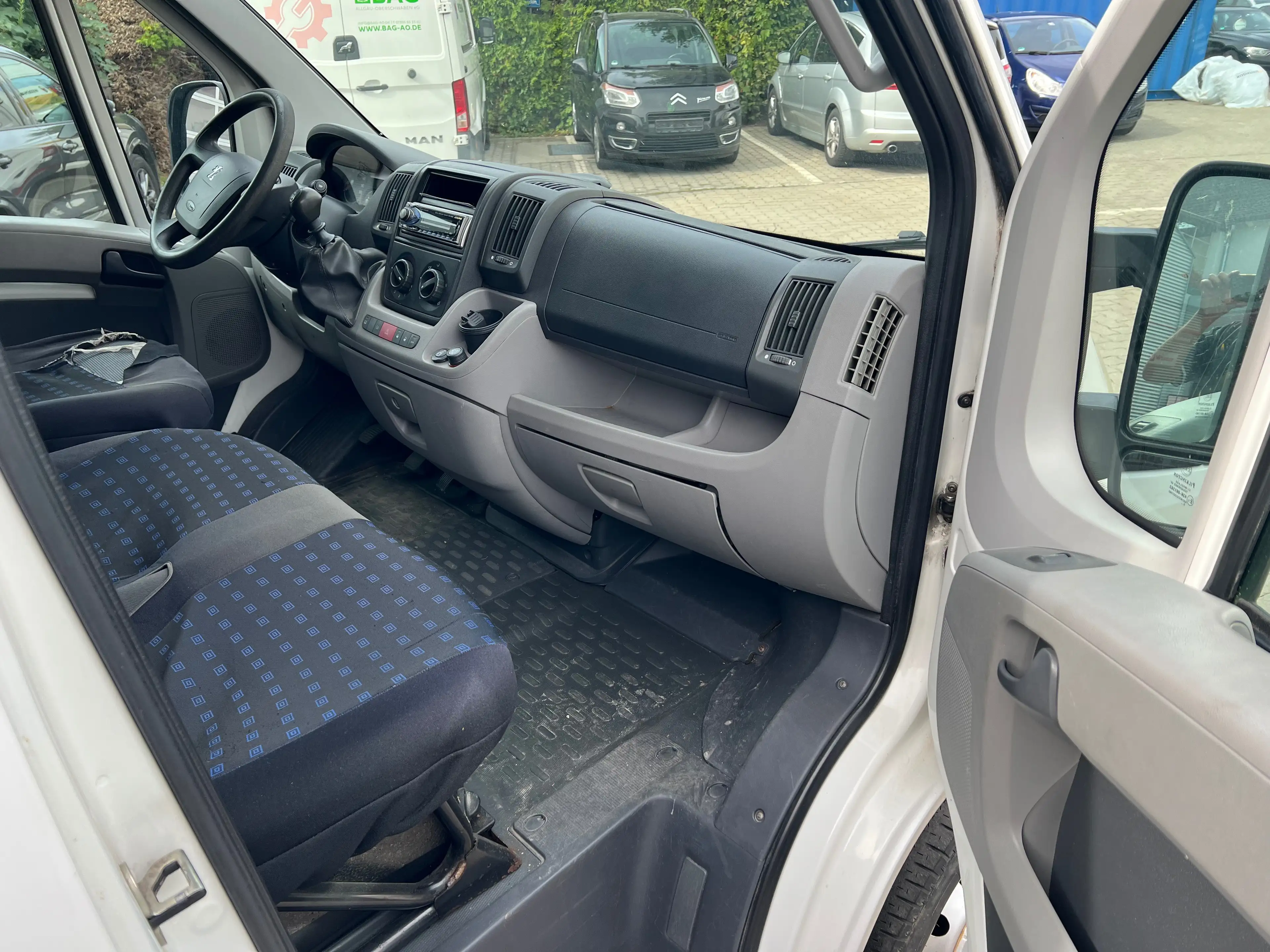 Peugeot Boxer HDi Standart (333) / 6 Sitzer — photo 16